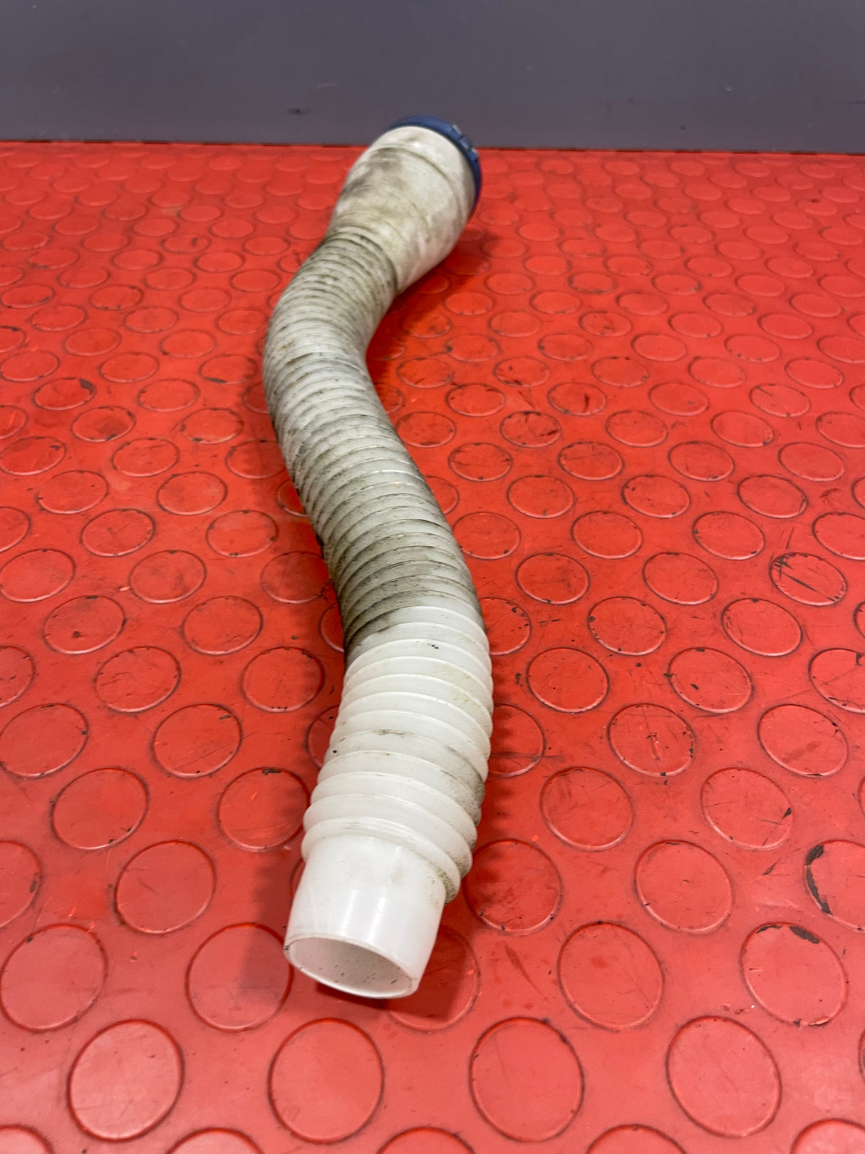 Citroen Berlingo/Peugeot Partner WINDSCREEN WASHER RESERVOIR PIPE w/ CAP 2008-2018 P/N 9637915780