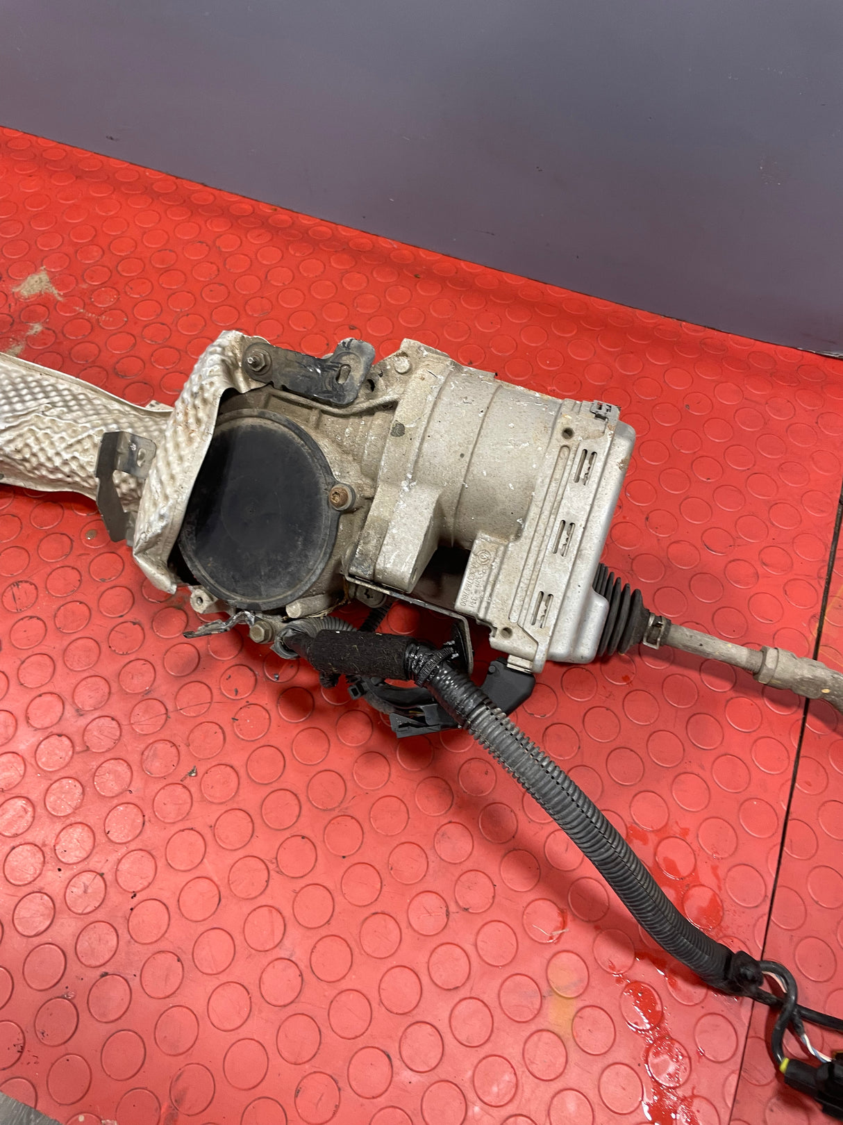 Citroen Berlingo/Peugeot Partner/Vauxhall Combo/Toyota Proace City COMPLETE POWER STEERING RACK 1.5 2019-2024 P/N 9824390580 - 1 / 6820000302