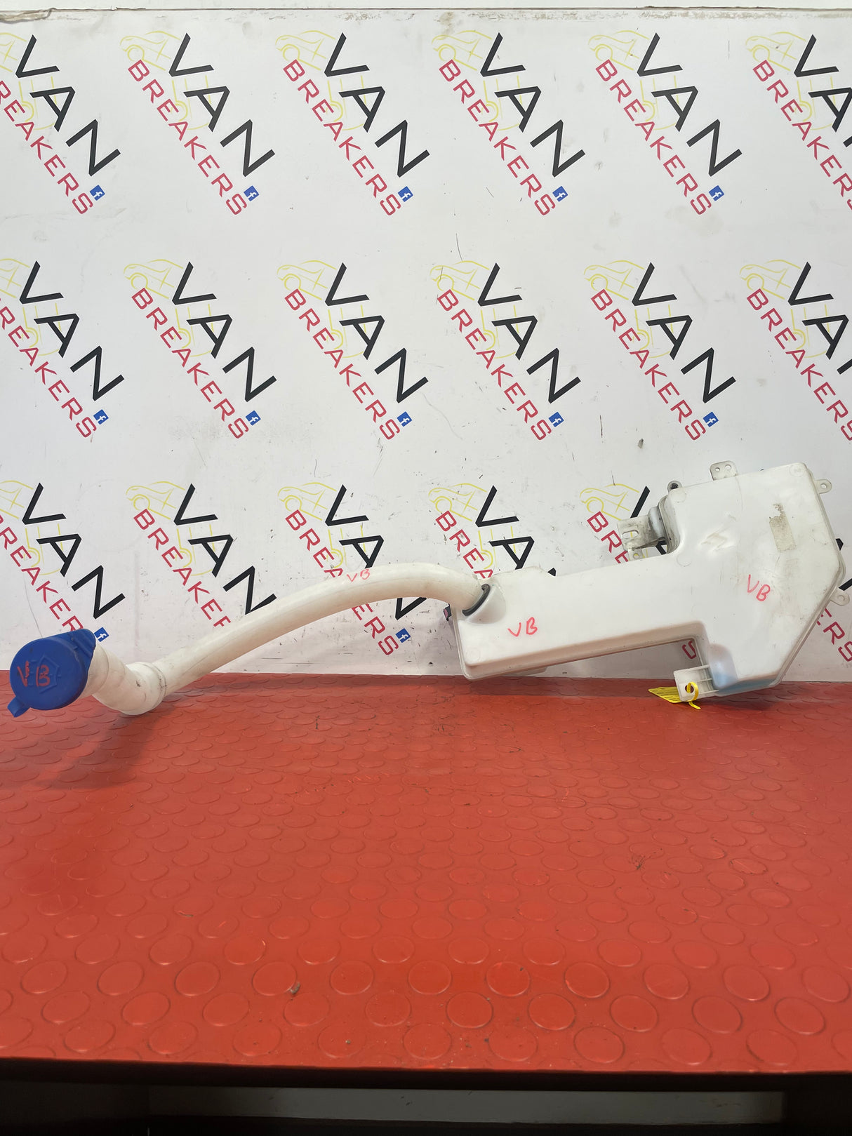 Ford Transit Mk8/Custom WINDSCREEN WASHER BOTTLE WITH FILLER PIPE (NO PUMP) P/N BK2113C087A/N