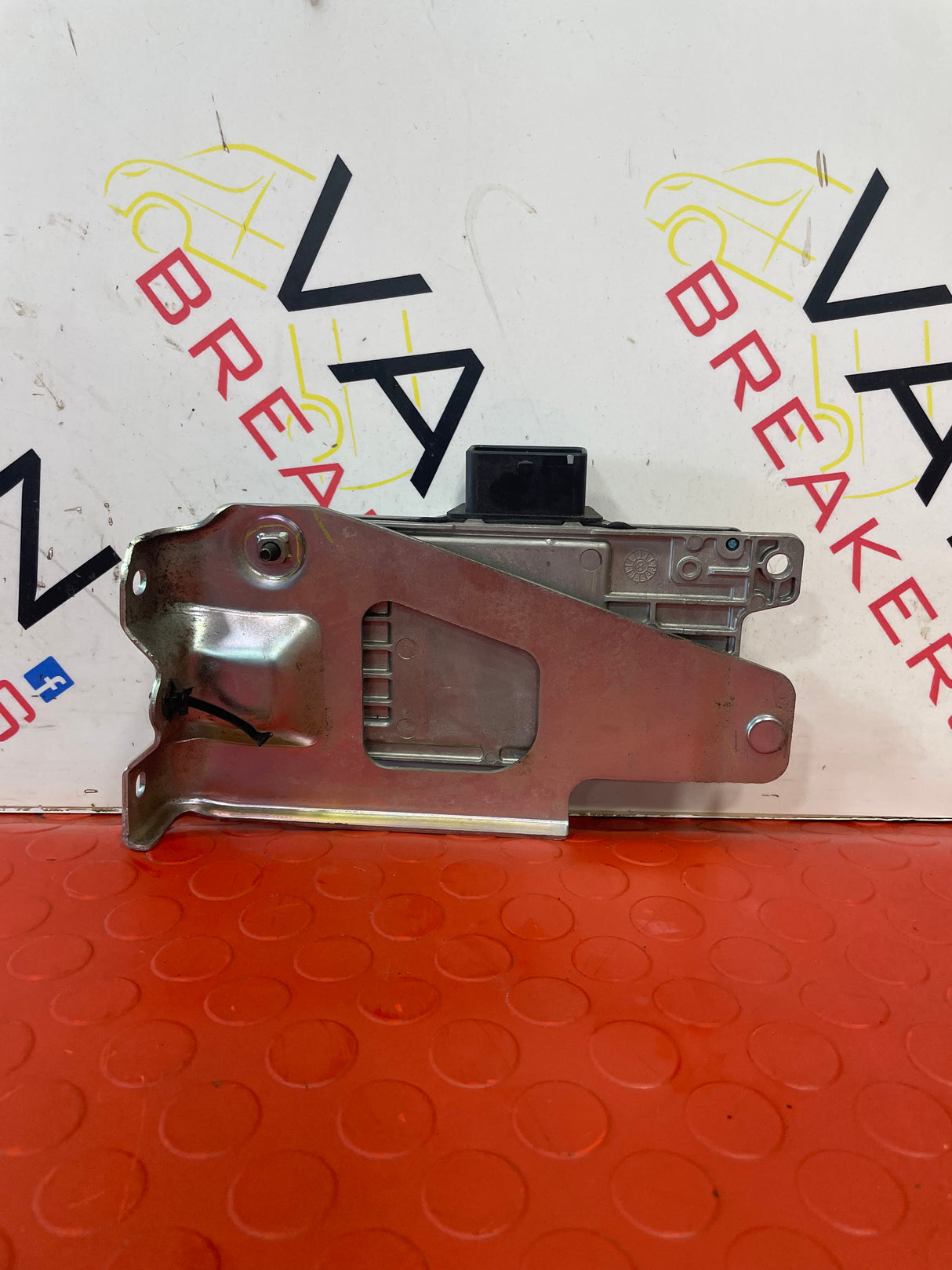 Nissan Navara 2.3 ECU MODULE 2018 P/N EMU30220NA1