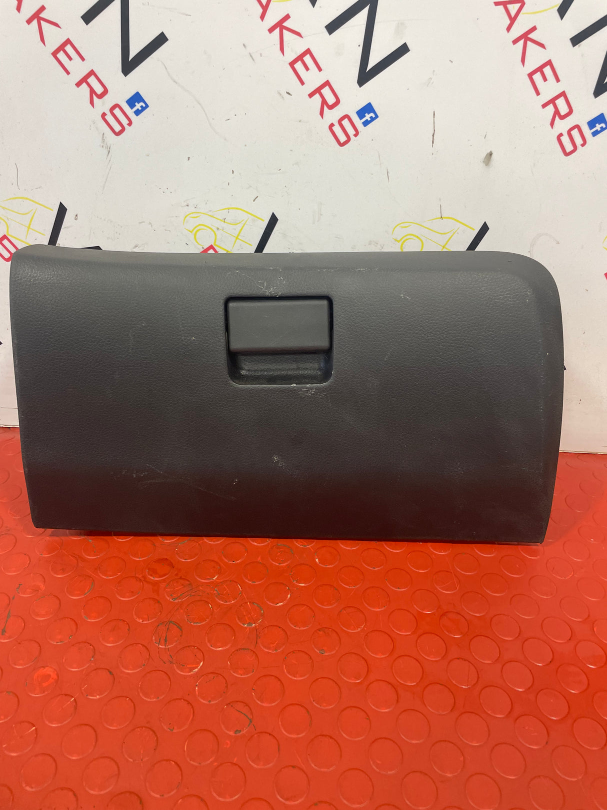 Nissan Navara GLOVE COMPARTMENT 2018 P/N 243134KJ1A