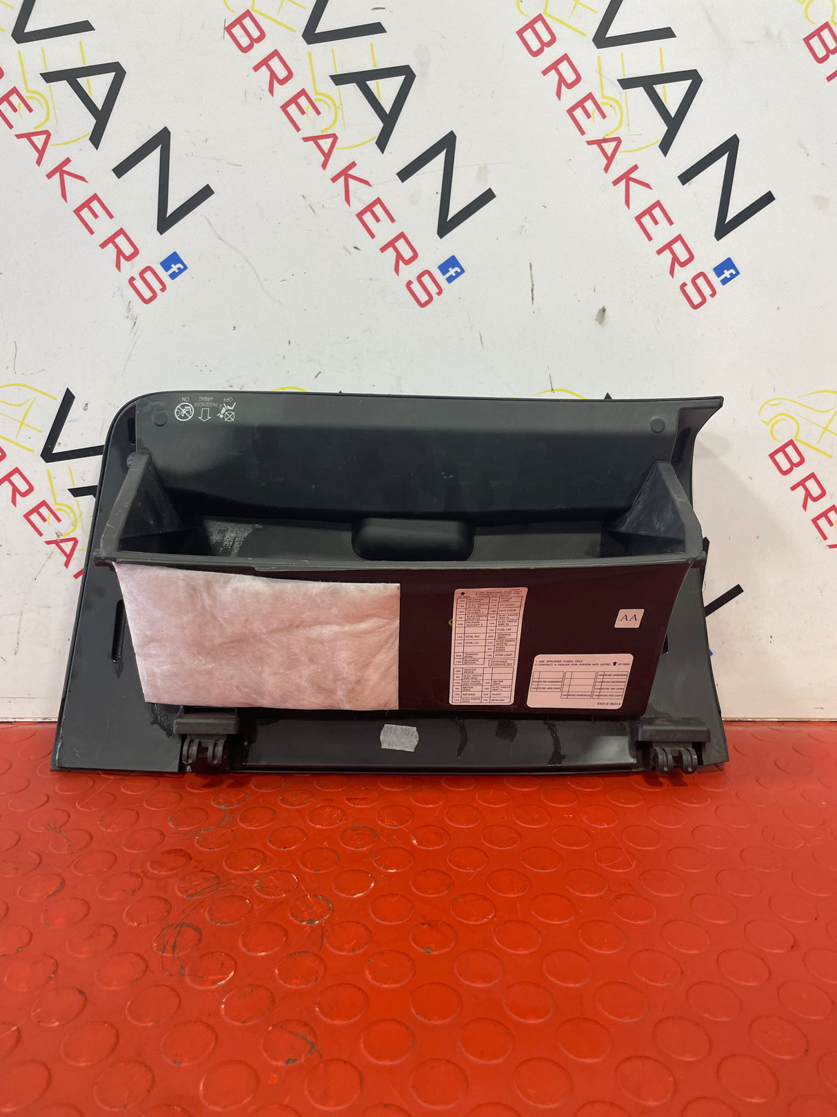 Nissan Navara GLOVE COMPARTMENT 2018 P/N 243134KJ1A