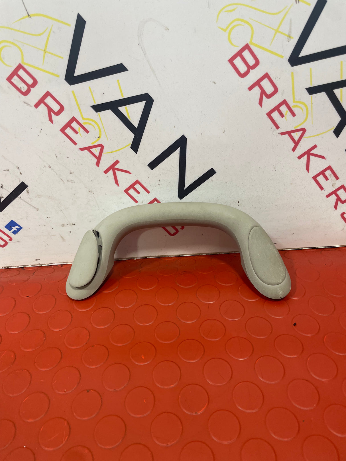 Nissan Navara FRONT INTERIOR ROOF GRAB HANDLE 2015-2024 P/N 739424KJ0B