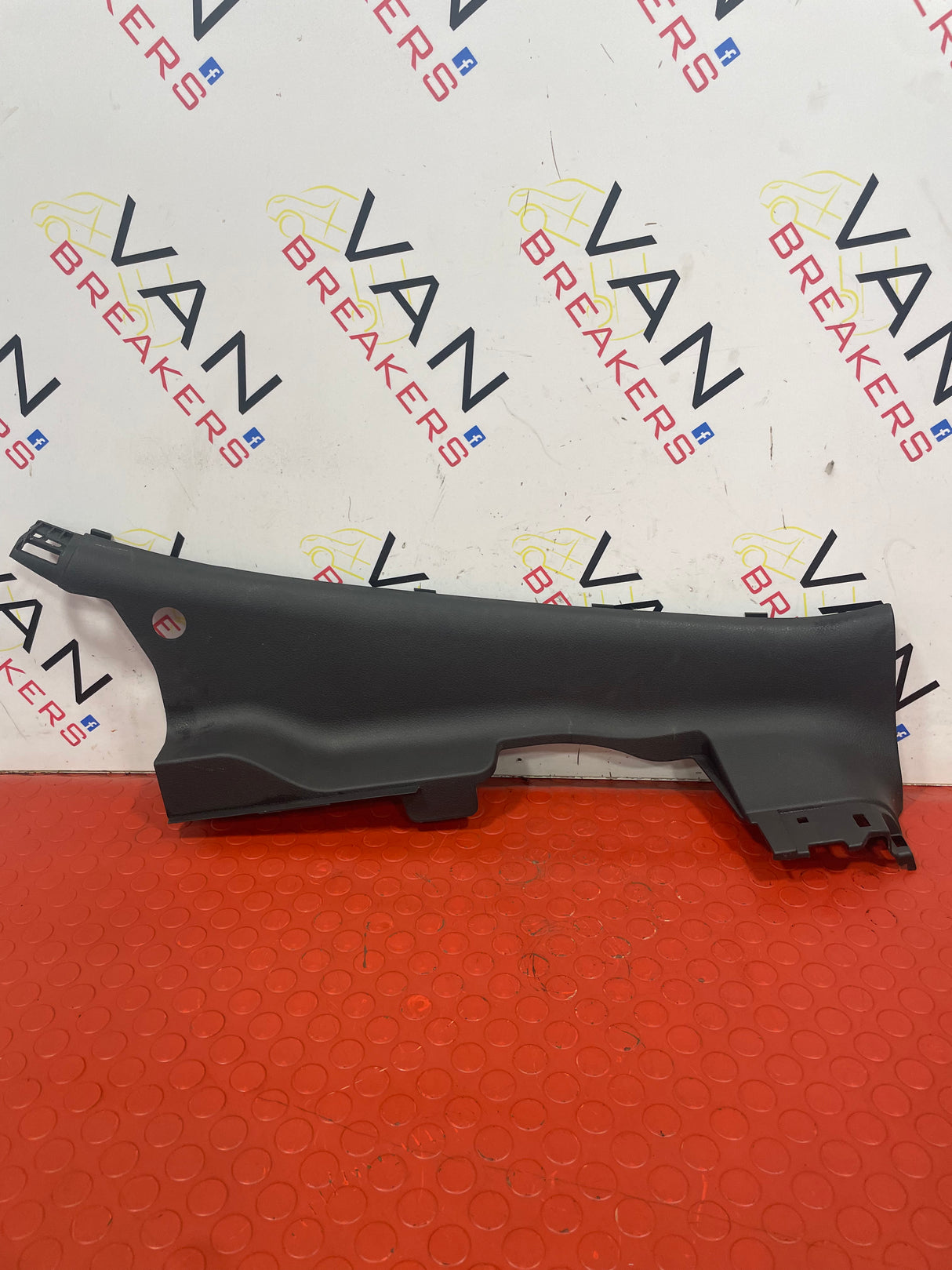 Nissan Navara D/S PILLAR TRIM 2015-2024 P/N 769384KJ2A