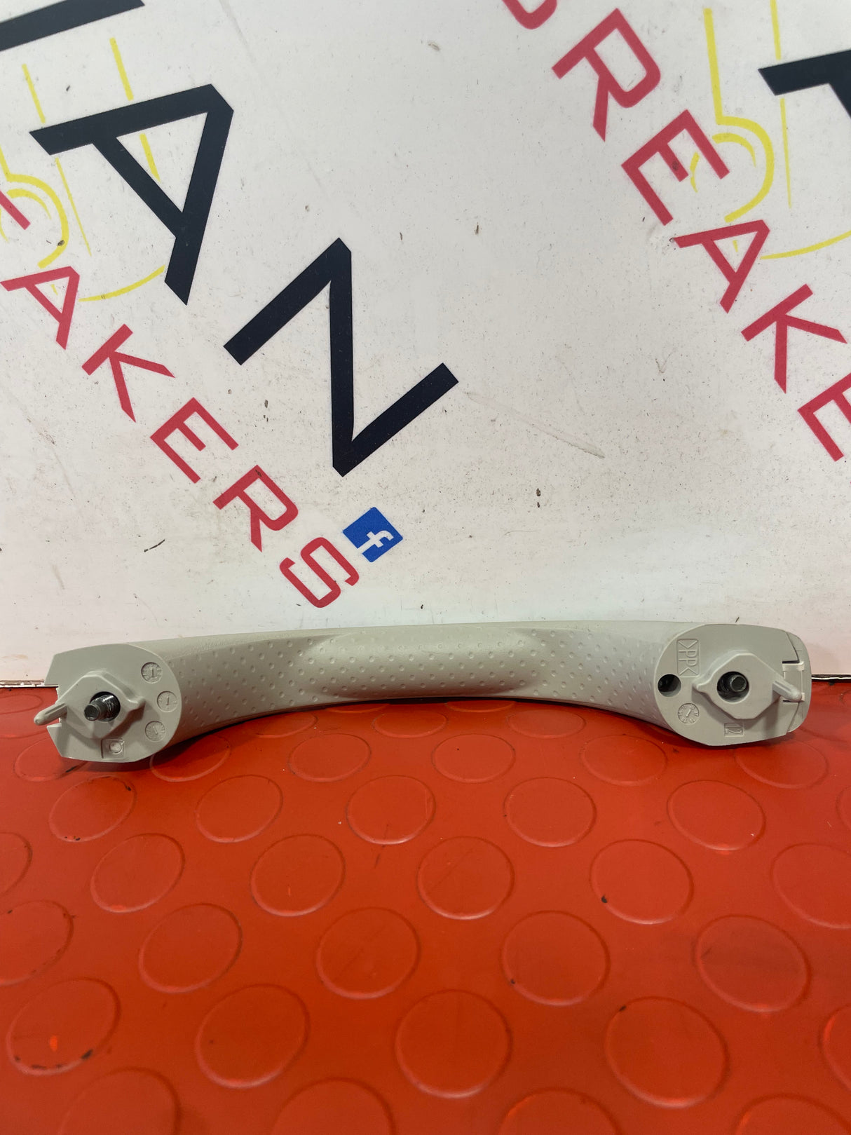 Nissan Navara REAR GRAB HANDLE (FITS BOTH SIDES) P/N 739401VA7A
