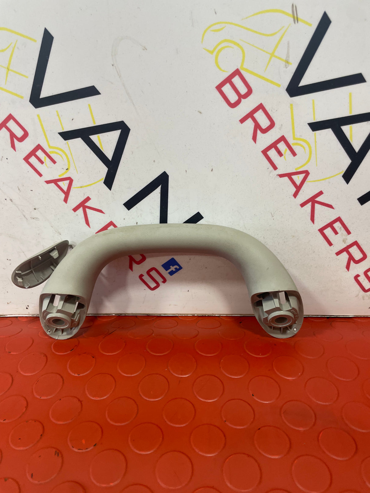 Nissan Navara FRONT ROOF PILLAR GRAB HANDLE 2015-2024 P/N 739424KJ0B