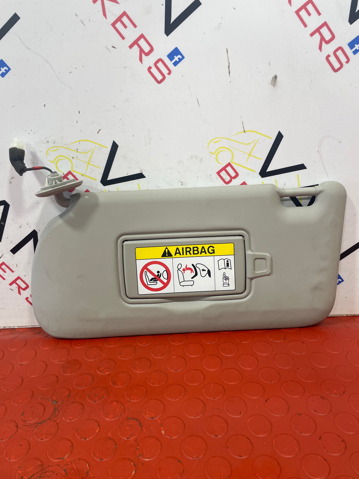 Nissan Navara P/S SUN VISOR 2015-2024 P/N 964015JU0D