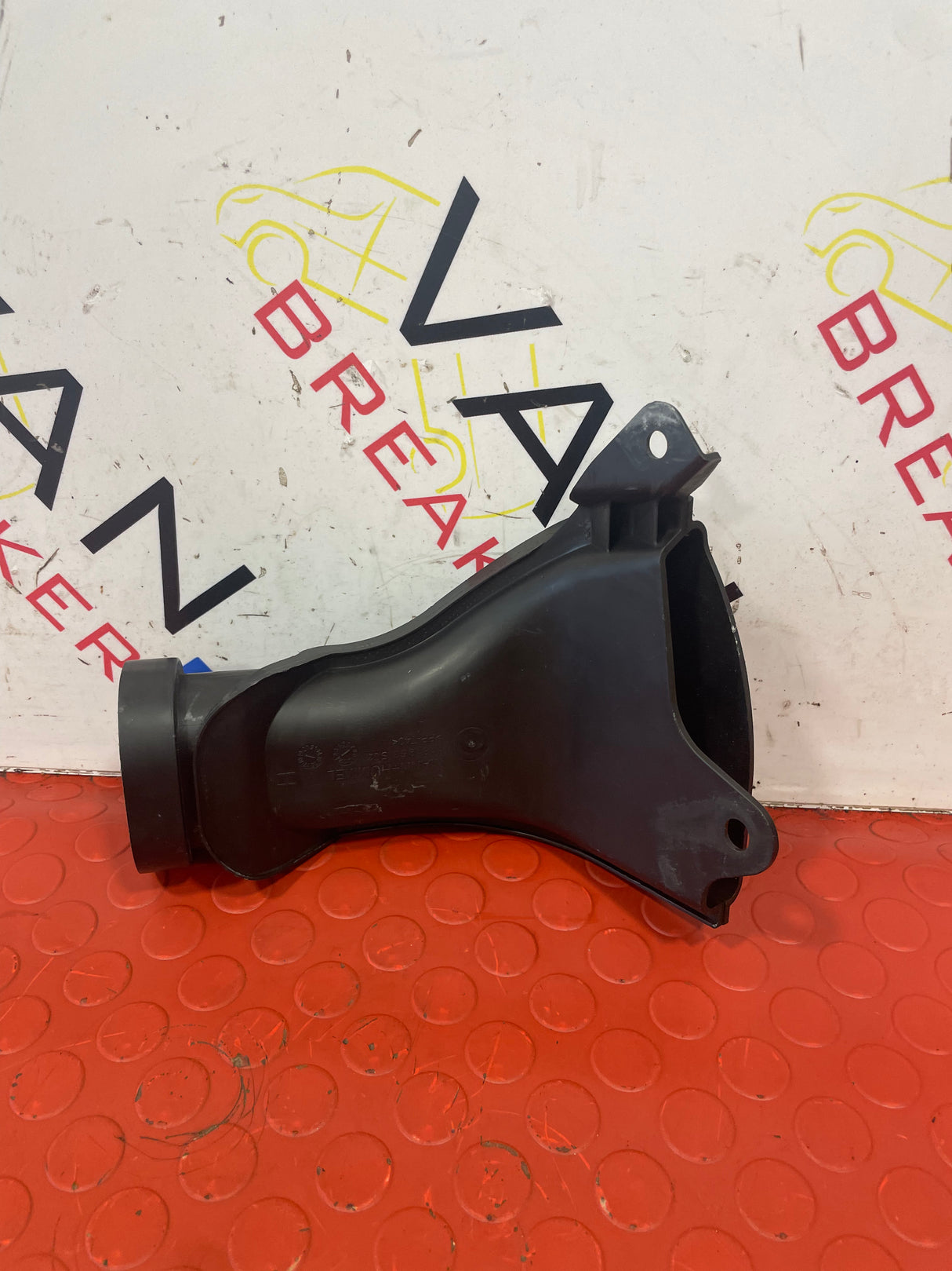 Nissan Navara AIR INTAKE DUCT 2015-2024 P/N 1181953S02