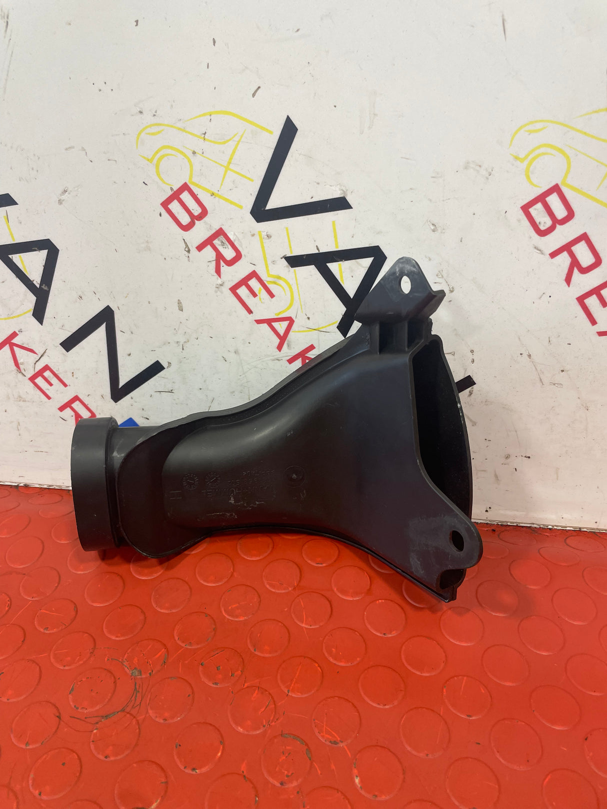 Nissan Navara AIR INTAKE DUCT 2015-2024 P/N 1181953S02
