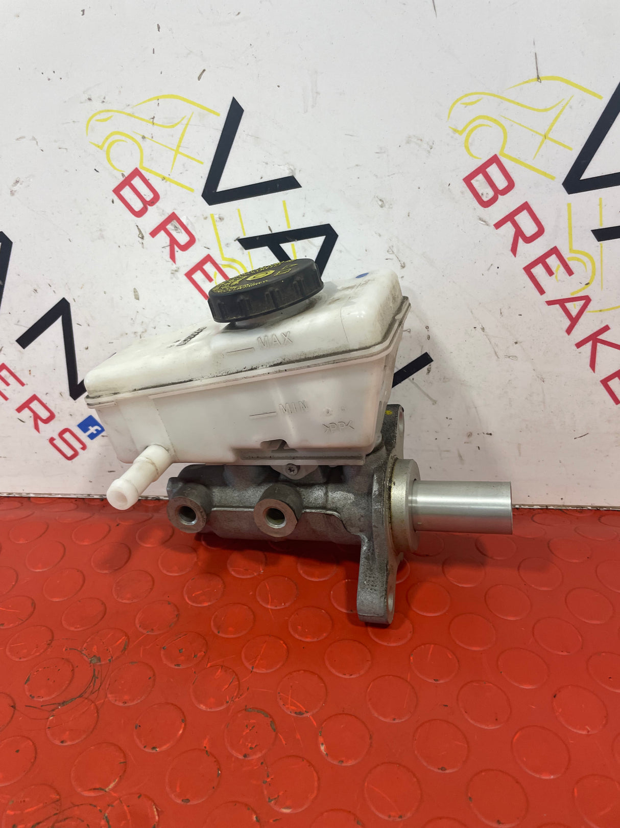 Nissan Navara 2.3 BRAKE MASTER CYLINDER 2015-2024 P/N 460105JK2B