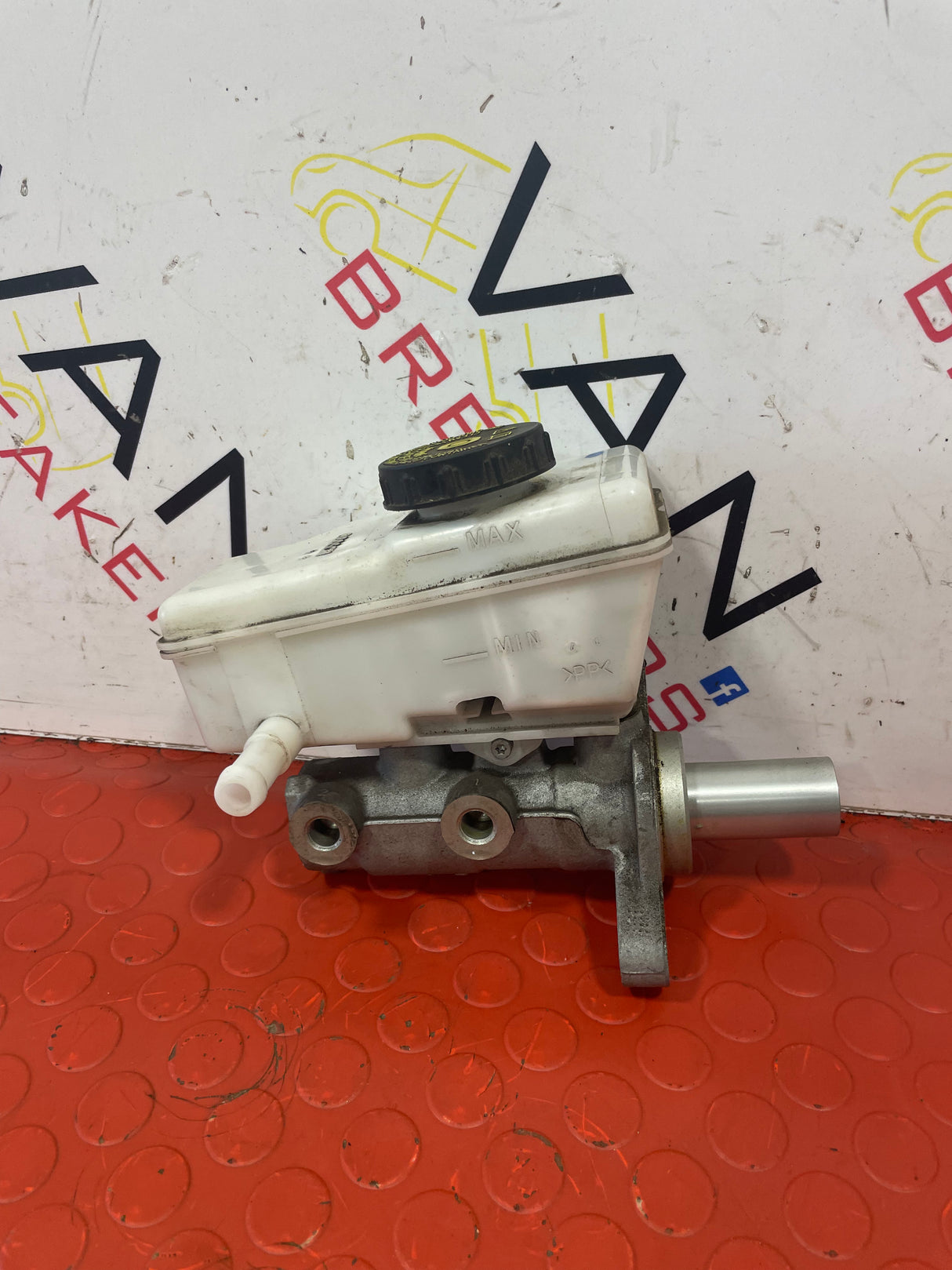 Nissan Navara 2.3 BRAKE MASTER CYLINDER 2015-2024 P/N 460105JK2B