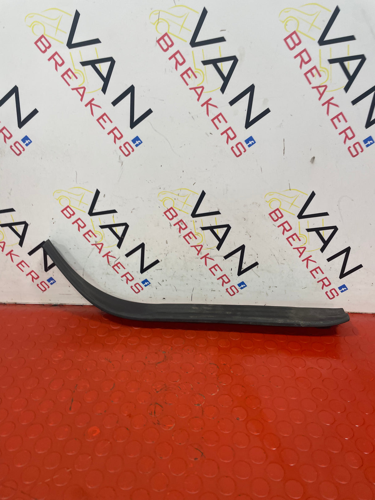 Nissan Navara D/S REAR KICK PLATE PANEL TRIM 2015-2024 P/N 769B64KJ1A