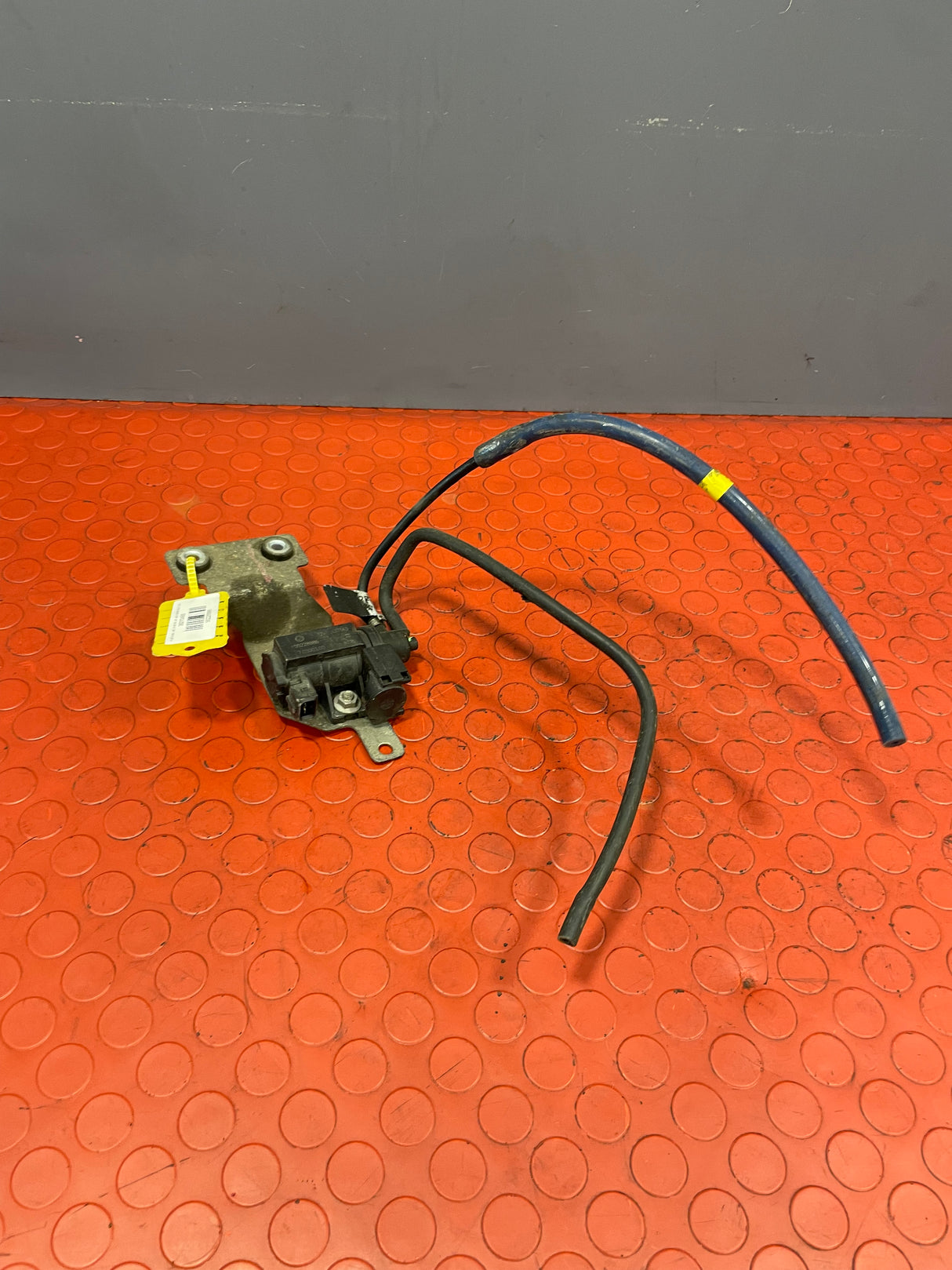 Fiat Doblo/Peugeot Bipper TURBO PRESSURE SOLENOID AND BRACKET 2013 P/N 55228986