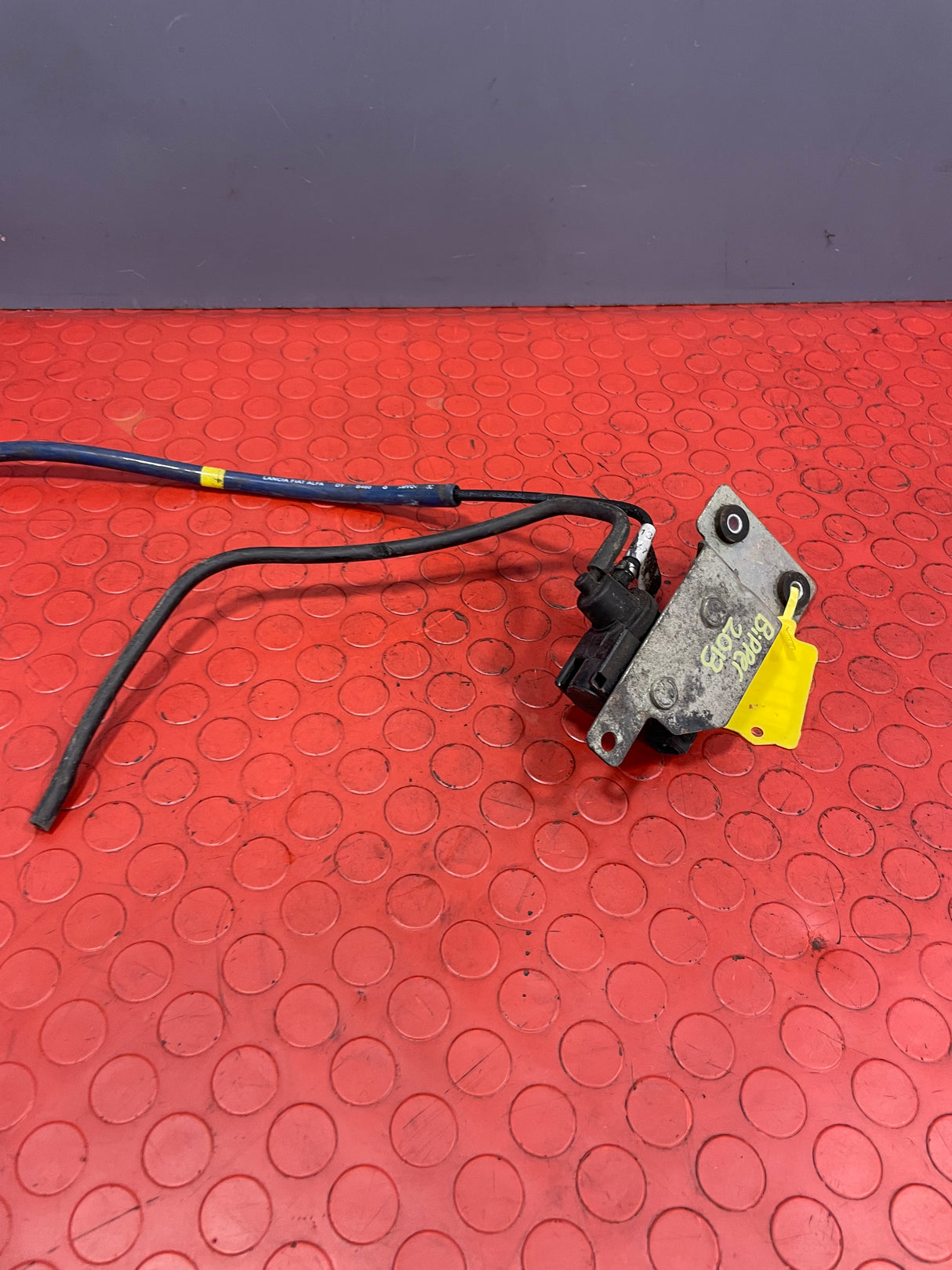 Fiat Doblo/Peugeot Bipper TURBO PRESSURE SOLENOID AND BRACKET 2013 P/N 55228986