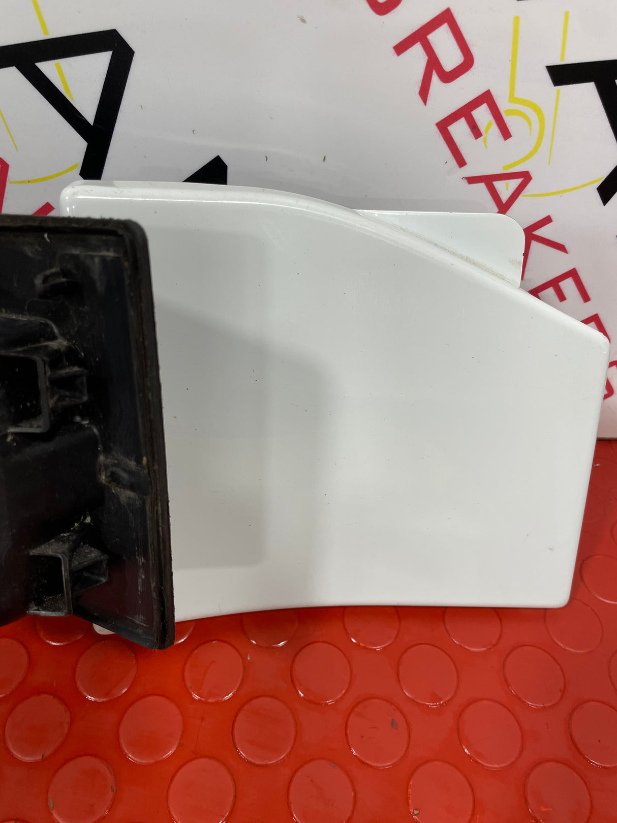 Vauxhall Vivaro B MK2 Renault Trafic MK3 FUEL FILLER FLAP (NON ADBLUE) WHITE 2014-2018 P/N 781207731R