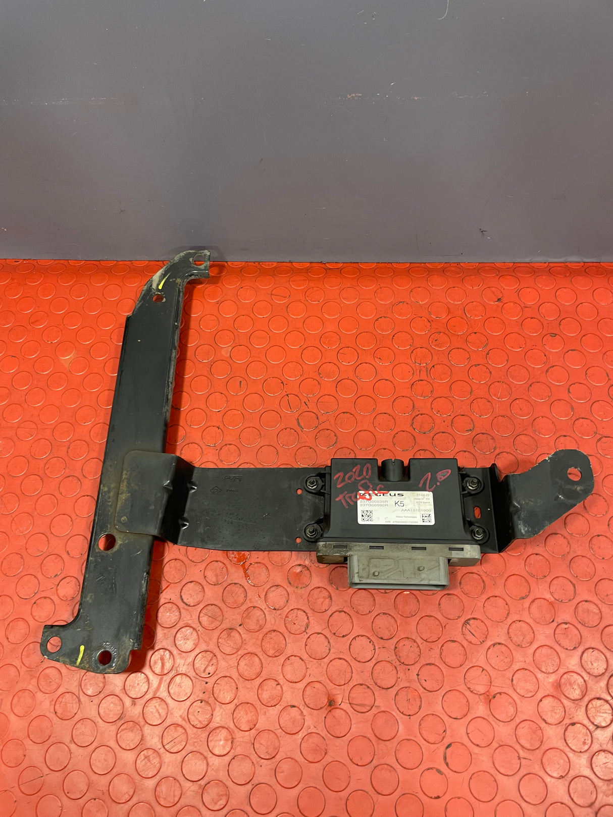 Renault Trafic/Nissan NV300 ADBLUE CONTROL MODULE 2.0 2019-2024 P/N 237G00535R / 237G00592R