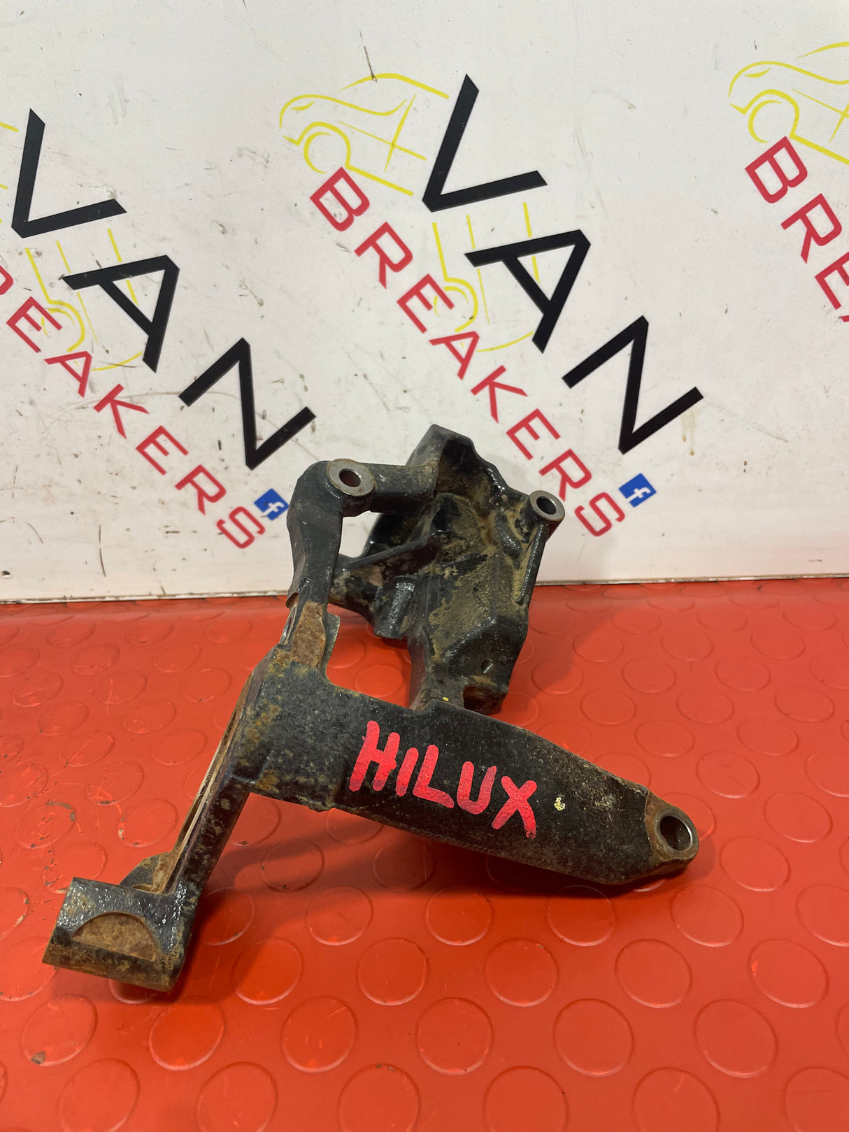 Toyota Hilux ALTERNATOR BRACKET 2015-2024 P/N 77071217