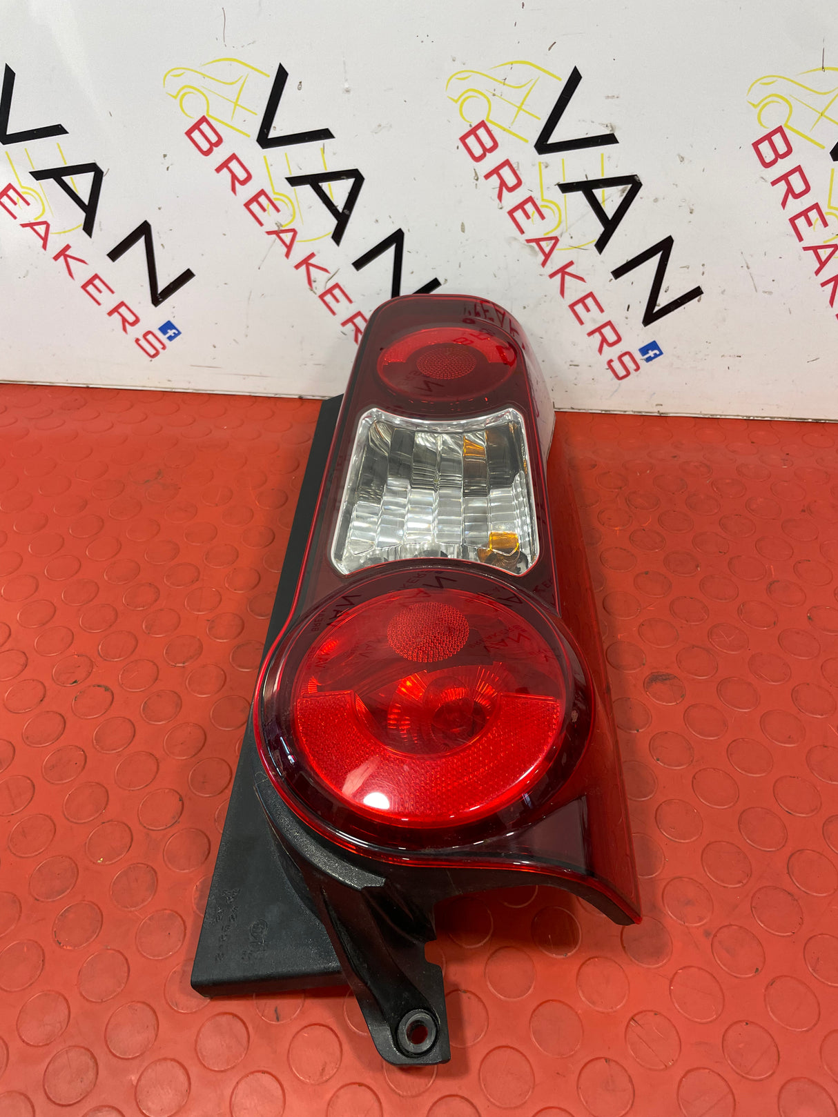 Citroen Berlingo/Peugeot Partner DRIVER'S SIDE TAILLIGHT 1.6 2012-2018 P/N 9680607880