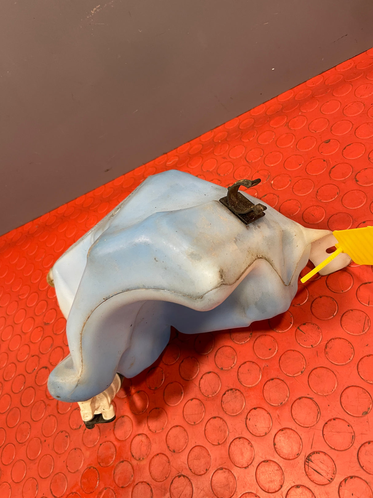 Citroen Berlingo/Peugeot Partner WINDSCREEN WASHER BOTTLE (with Pump) 2008-2018 P/N 9671567680-2