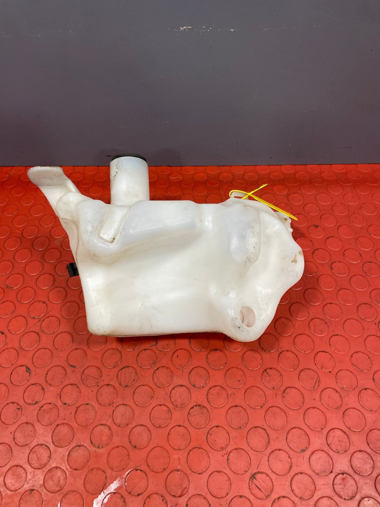 Citroen Berlingo/Peugeot Partner WASHER BOTTLE (NO PUMP) 2008-2018 P/N 9671567680