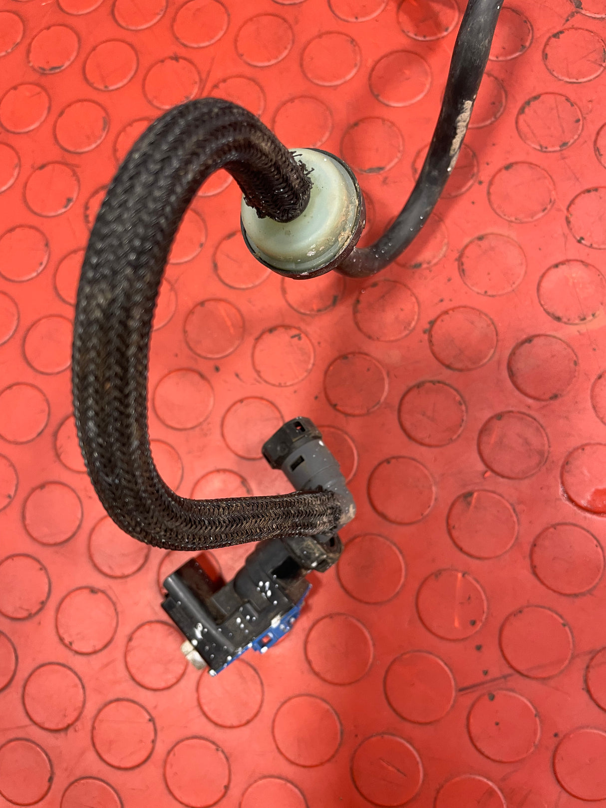 Citroen Berlingo/Peugeot Partner/Toyota Proace City/Vauxhall Combo BRAKE SERVO VACUUM PIPE / LOW PRESSURE LINE SENSOR PIPE 2019-2024 P/N 9818022680