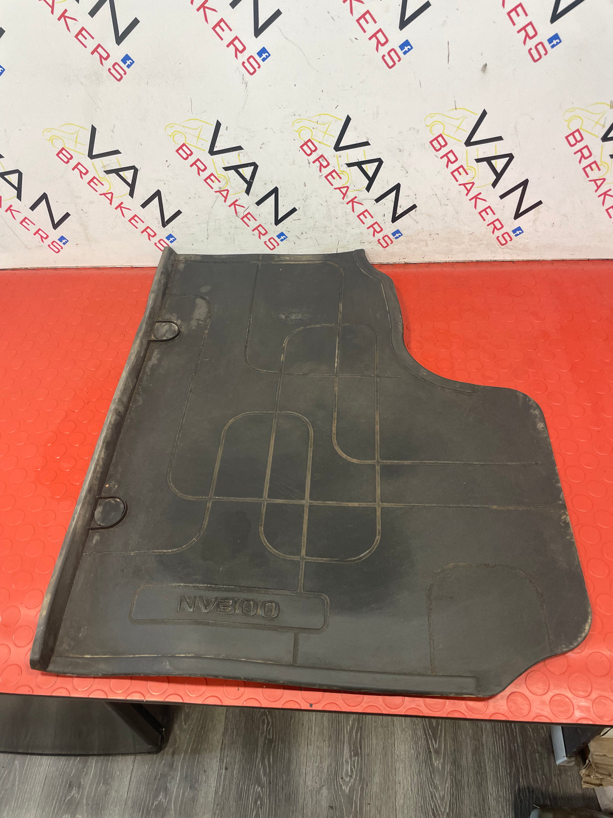Nissan NV300 RUBBER FLOOR MAT 2016-2022 P/N KE75100QH9