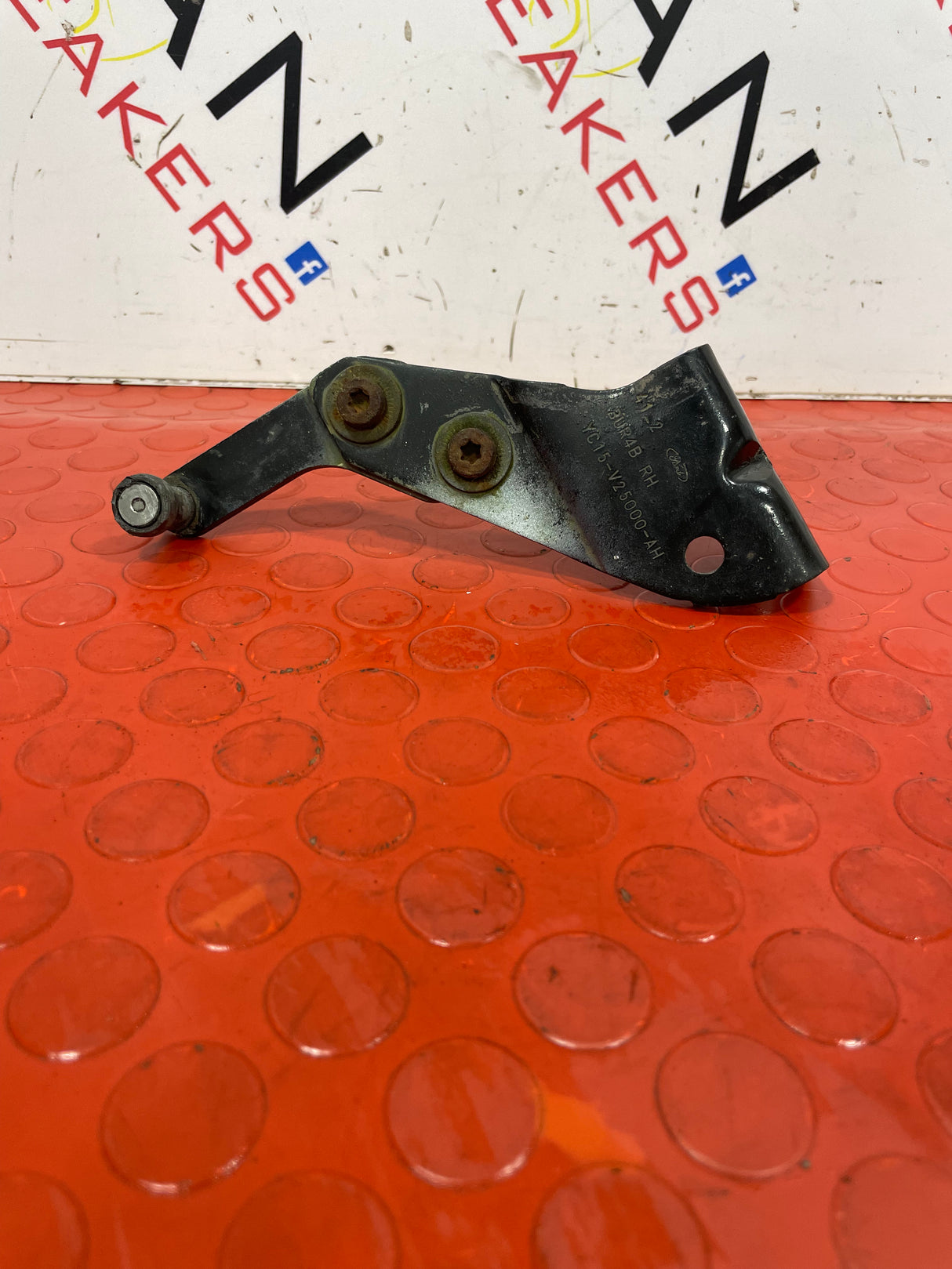 Ford Transit SIDE DOOR SLIDING ROLLER BOTTOM MK7 P/N YC15V25000AH
