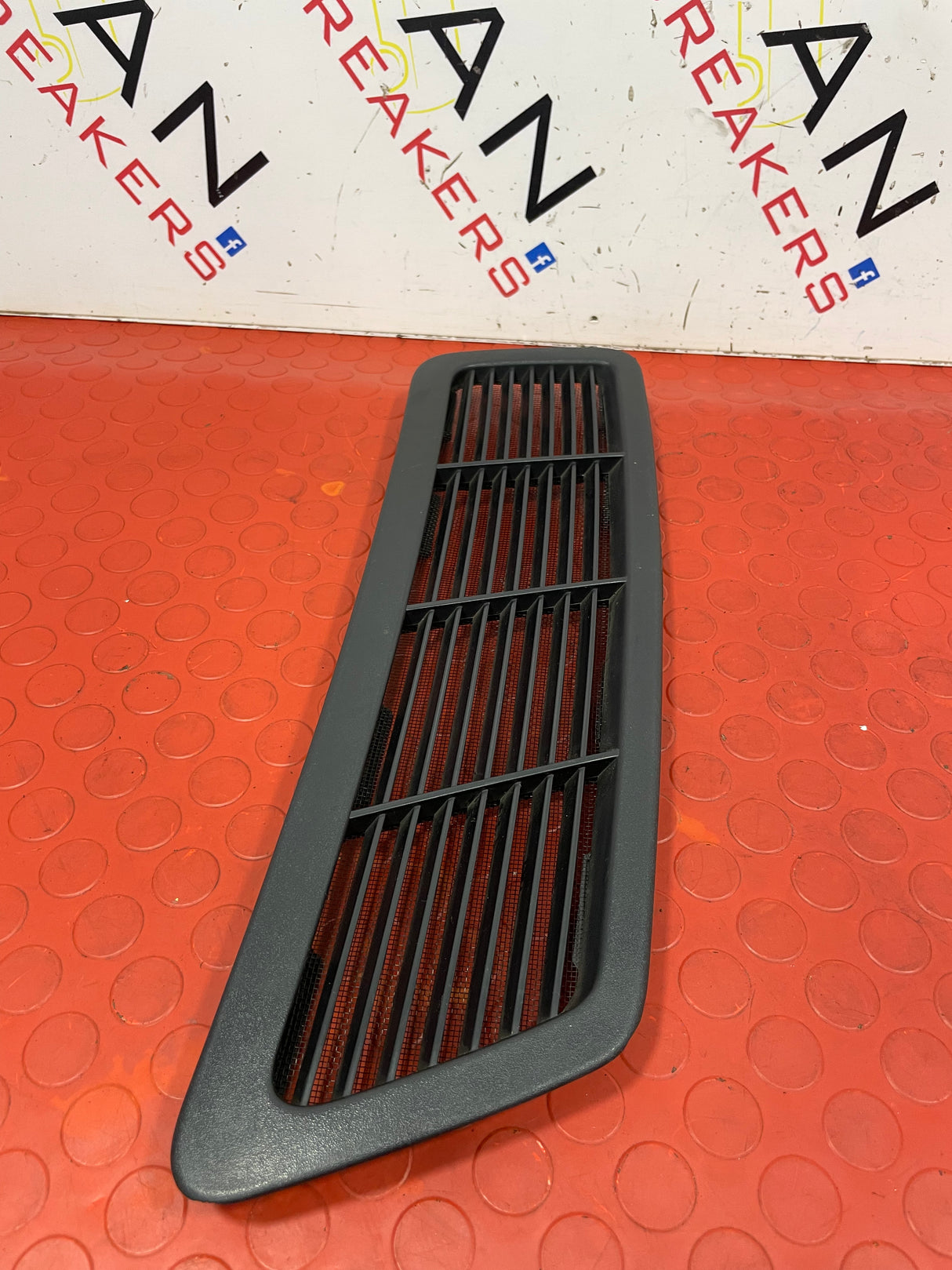 Ford Transit BONNET GRILL RIGHT SIDE  P/N BK3116585DE
