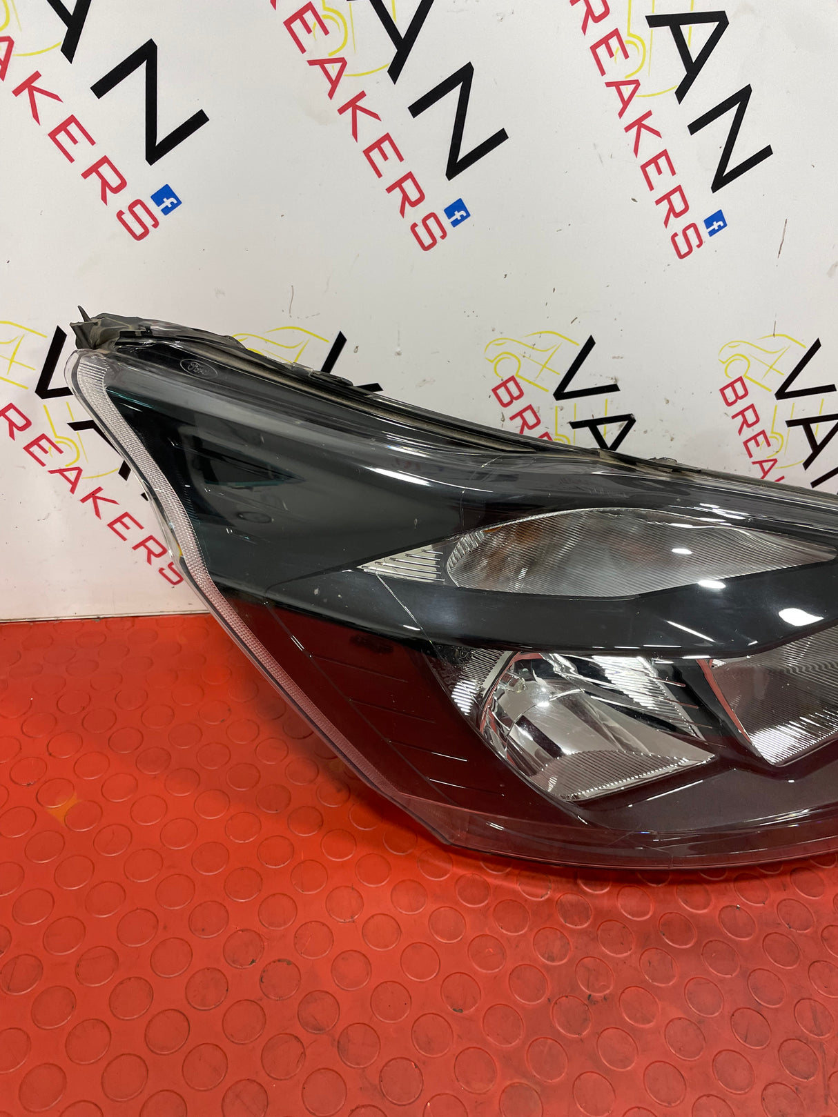Ford Transit Custom HEADLIGHT DRIVER SIDE RH (BROKEN CLIP) 2013-2018  P/N BK2113W029AJ - 1