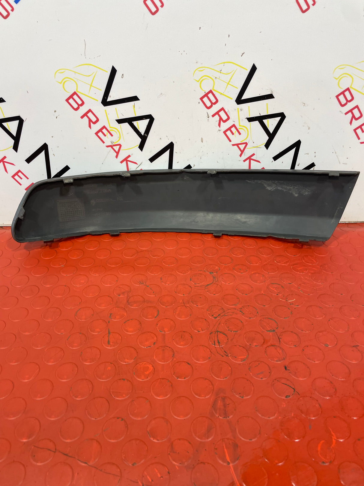 Volkswagen Transporter T5 DRIVER SIDE FRONT BUMPER TRIM 2010-2015 P/N 7H0807718