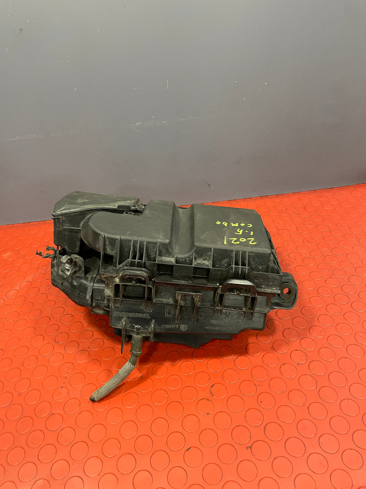 Citroen Berlingo/Peugeot Partner/Vauxhall Combo/Toyota Proace City COMPLETE AIRBOX w/ AIR FILTER & MAF SENSOR 2019-2024 1.5/1.6 P/N 9828002080 - 1