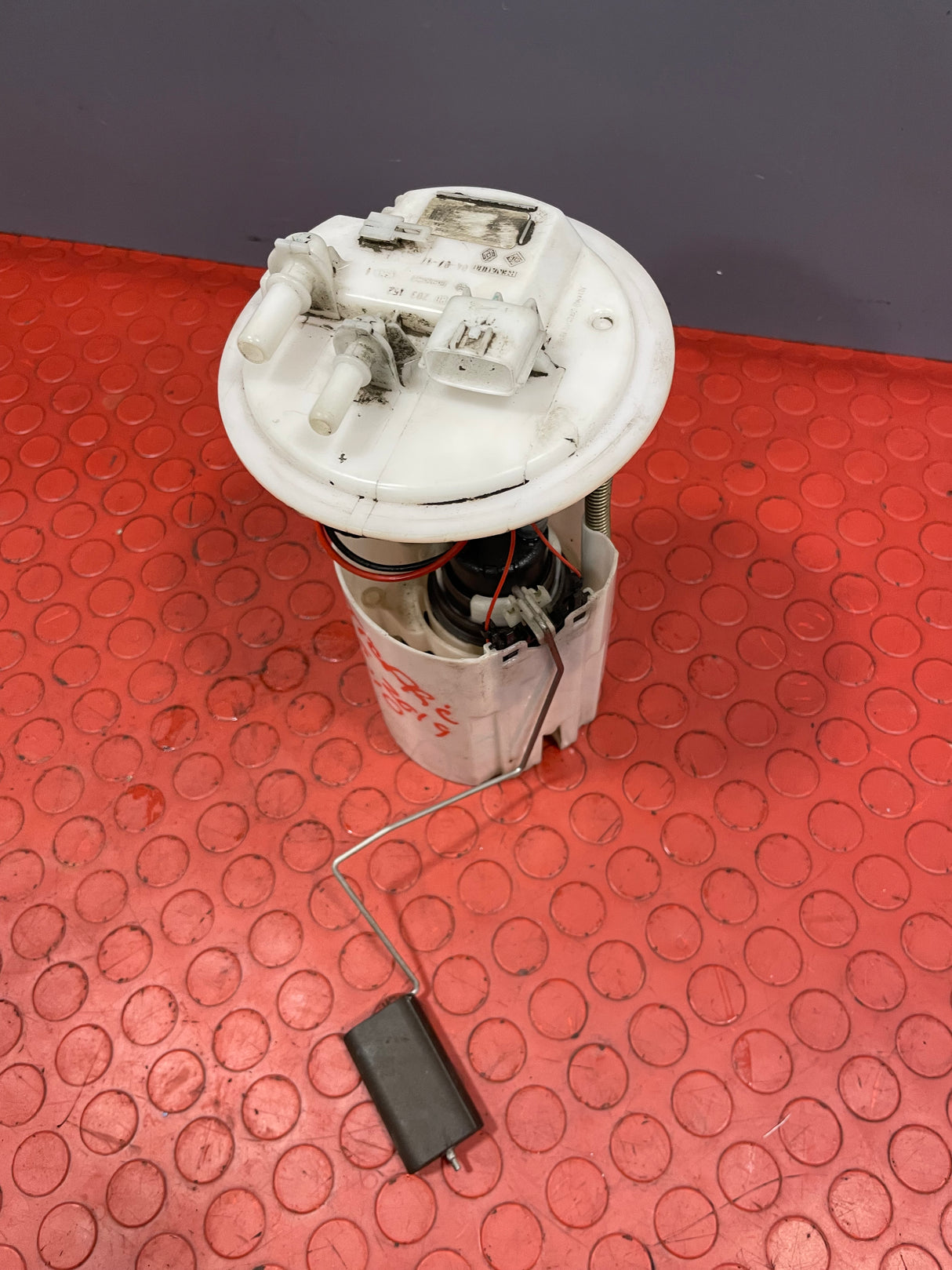 Renault Trafic/Vauxhall Vivaro/Nissan NV300 FUEL SENDING UNIT 1.6 FWD 2014-2019 P/N 172021036R - 1