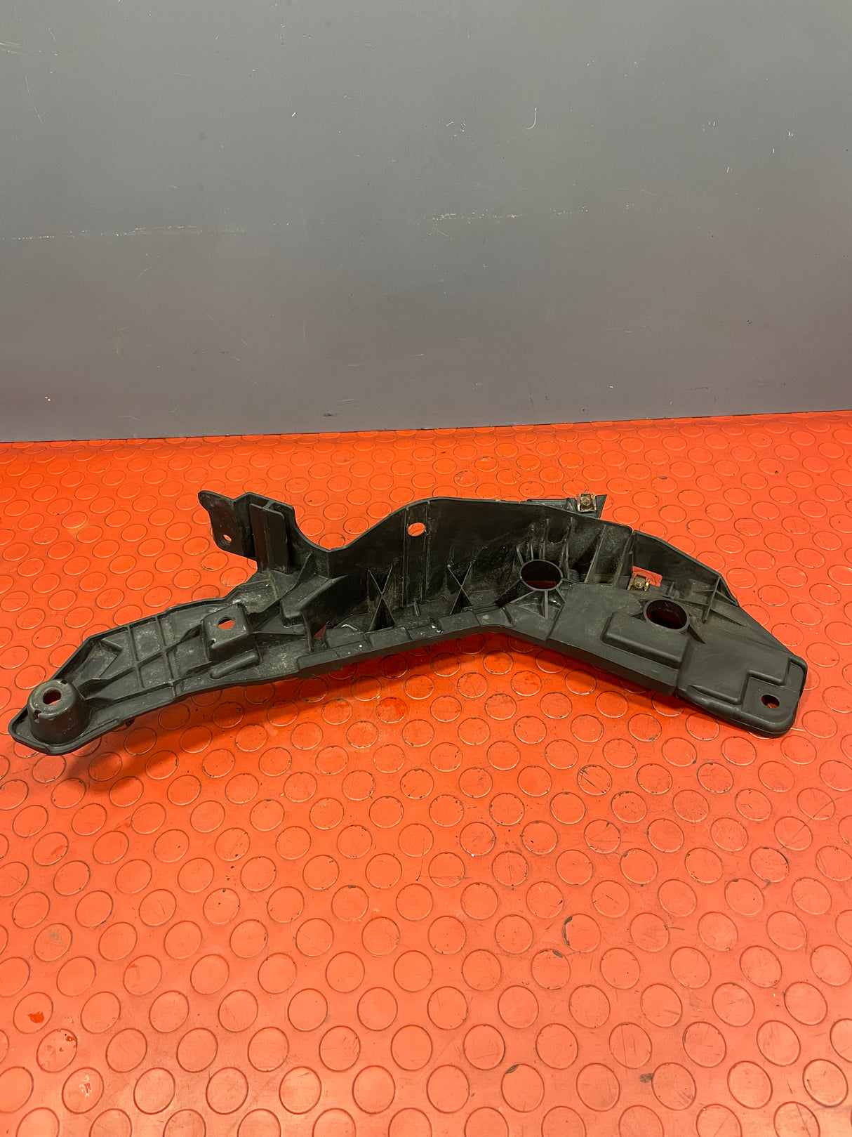 Citroen Relay/Peugeot Boxer/Fiat Ducato HEADLIGHT BRACKET/BUMPER BRACKET Driver's Side  2020 P/N 1391282080