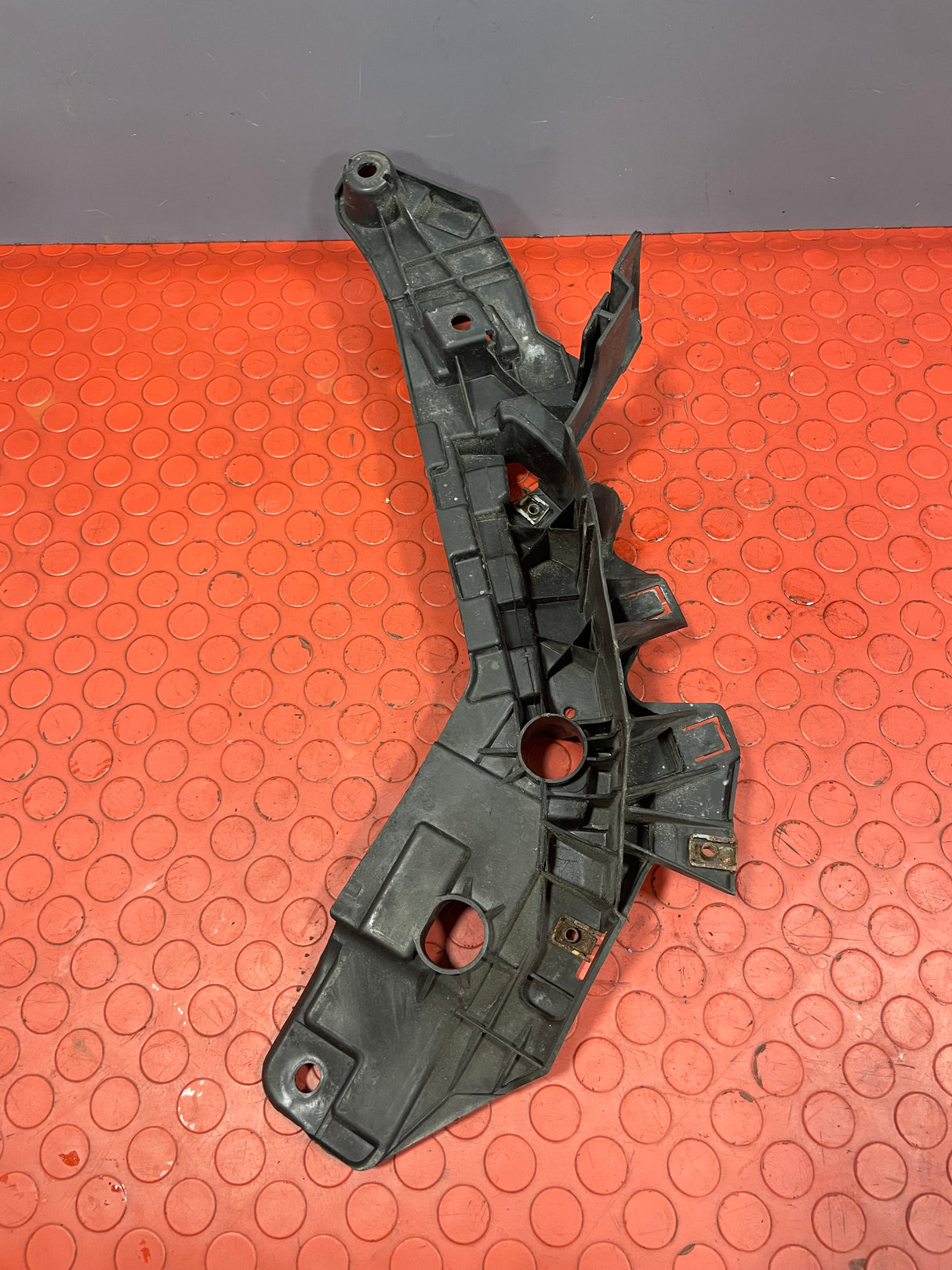 Citroen Relay/Peugeot Boxer/Fiat Ducato HEADLIGHT BRACKET/BUMPER BRACKET Driver's Side  2020 P/N 1391282080
