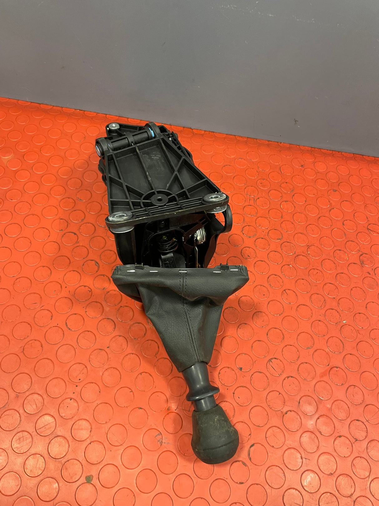 Volkswagen Crafter 2.0 FWD 6-Speed GEAR SELECTOR MECHANISM 2021 P/N 2N0711025