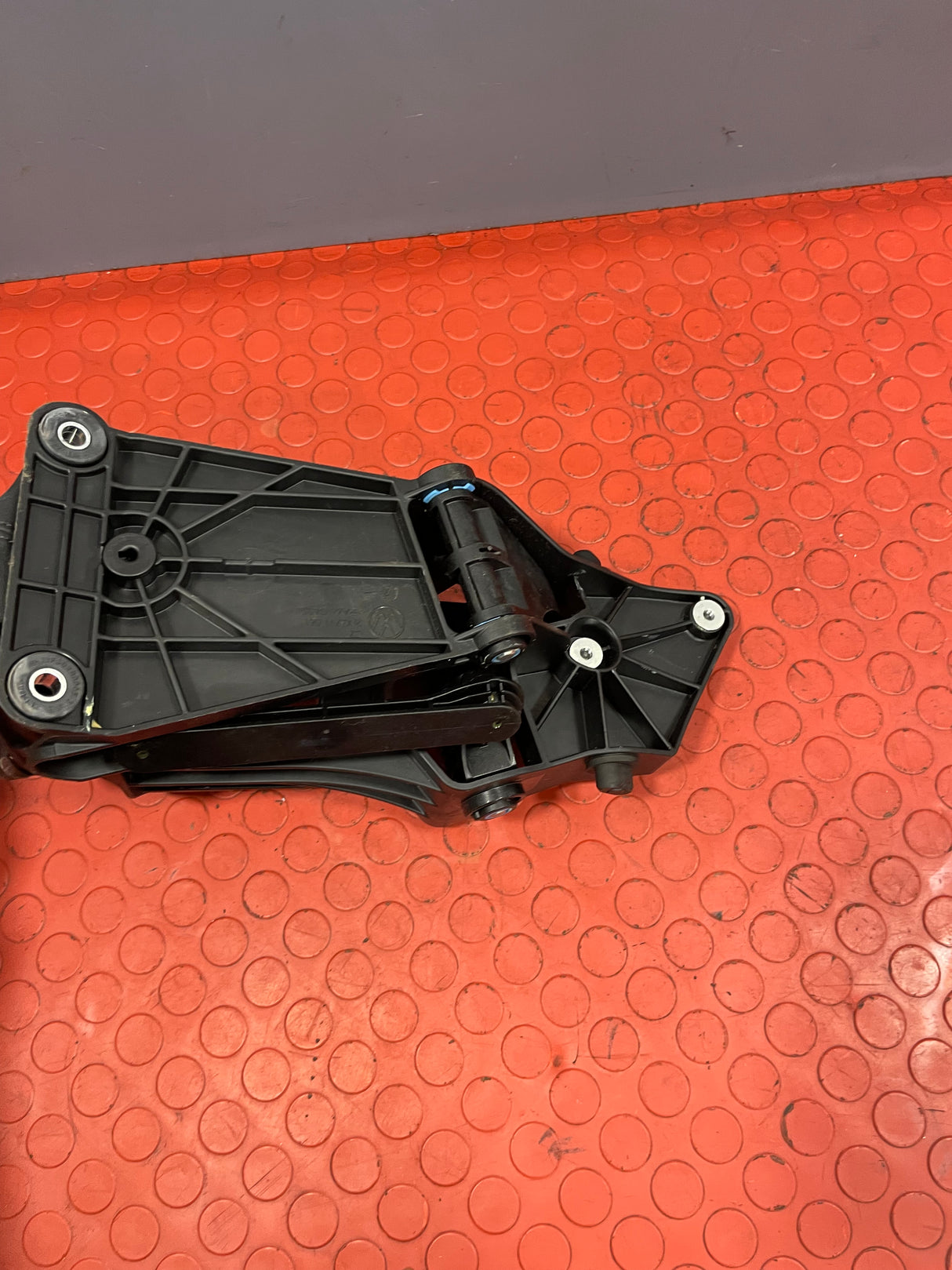 Volkswagen Crafter 2.0 FWD 6-Speed GEAR SELECTOR MECHANISM 2021 P/N 2N0711025