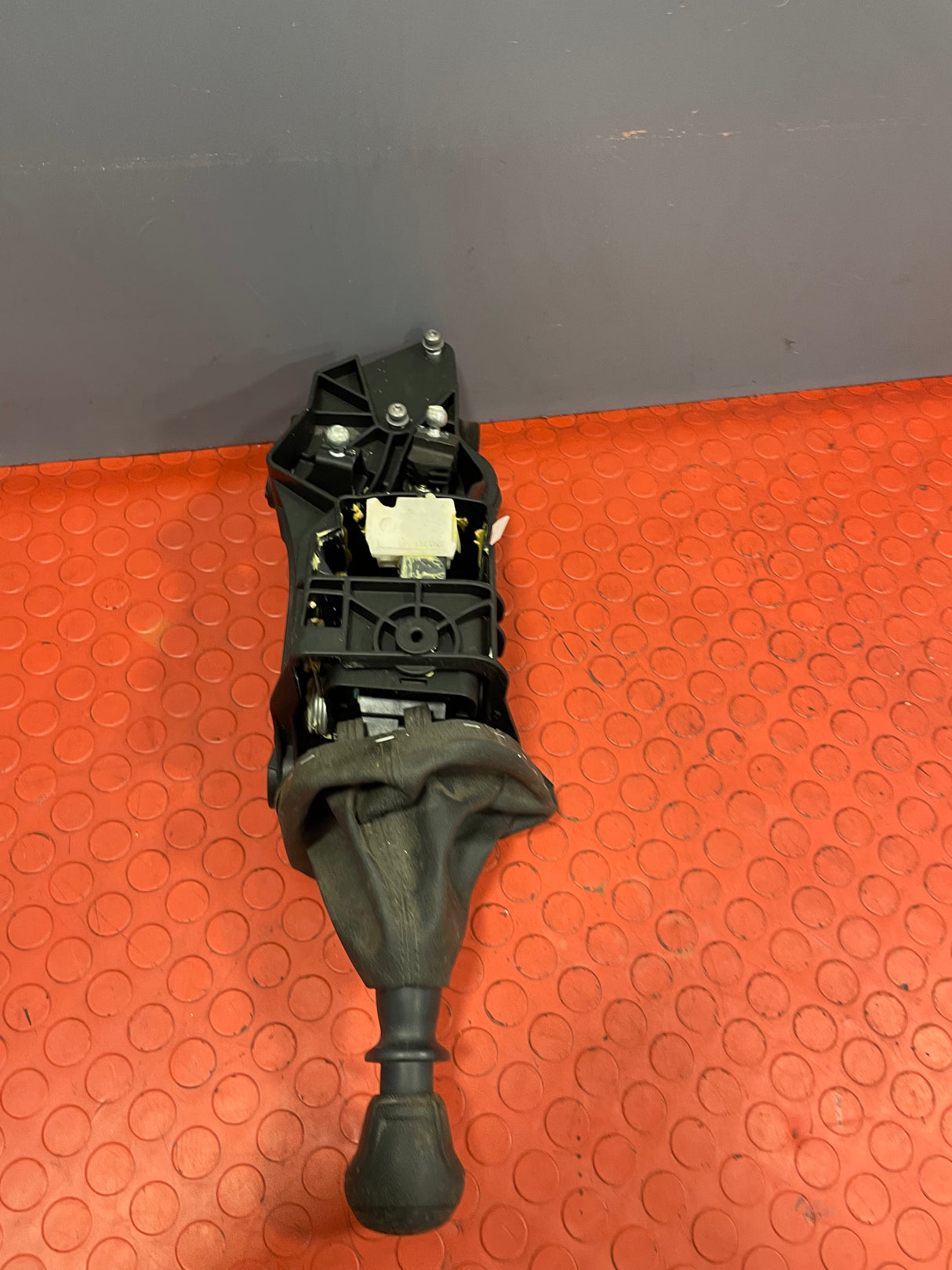 Volkswagen Crafter 2.0 FWD 6-Speed GEAR SELECTOR MECHANISM 2021 P/N 2N0711025