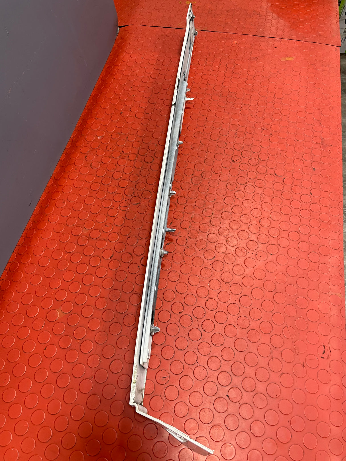 Citroen Dispatch/ Peugeot Expert/ Toyota Proace/Vauxhall Vivaro PASSENGER SIDE SLIDING DOOR RAIL TRIM (White) 2019-2023 P/N 9808384180 - 1