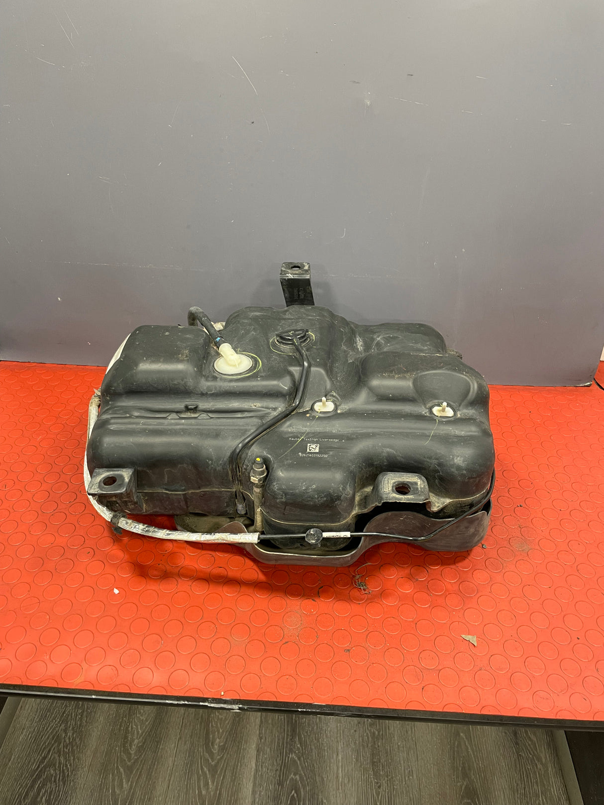 Vauxhall Vivaro/Renault Trafic/Nissan NV300 ADBLUE TANK 1.6 2014-2019 P/N 172A21178R - 1