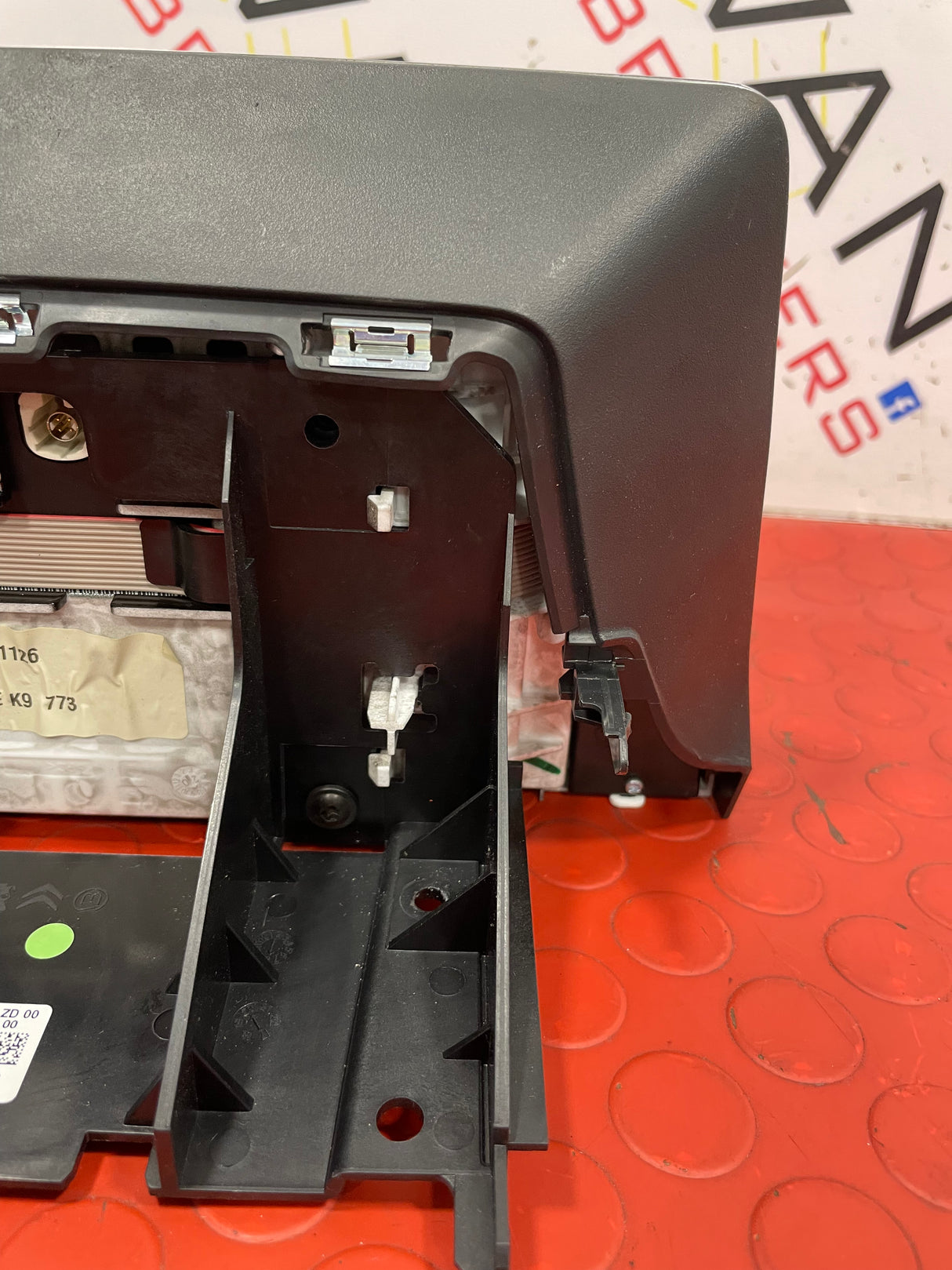 Peugeot Partner/Citroen Berlingo/Vauxhall Combo/Toyota Proace City  MULTI-FUNCTION RADIO TOUCH SCREEN 2019-2024 P/N 98345773ZD