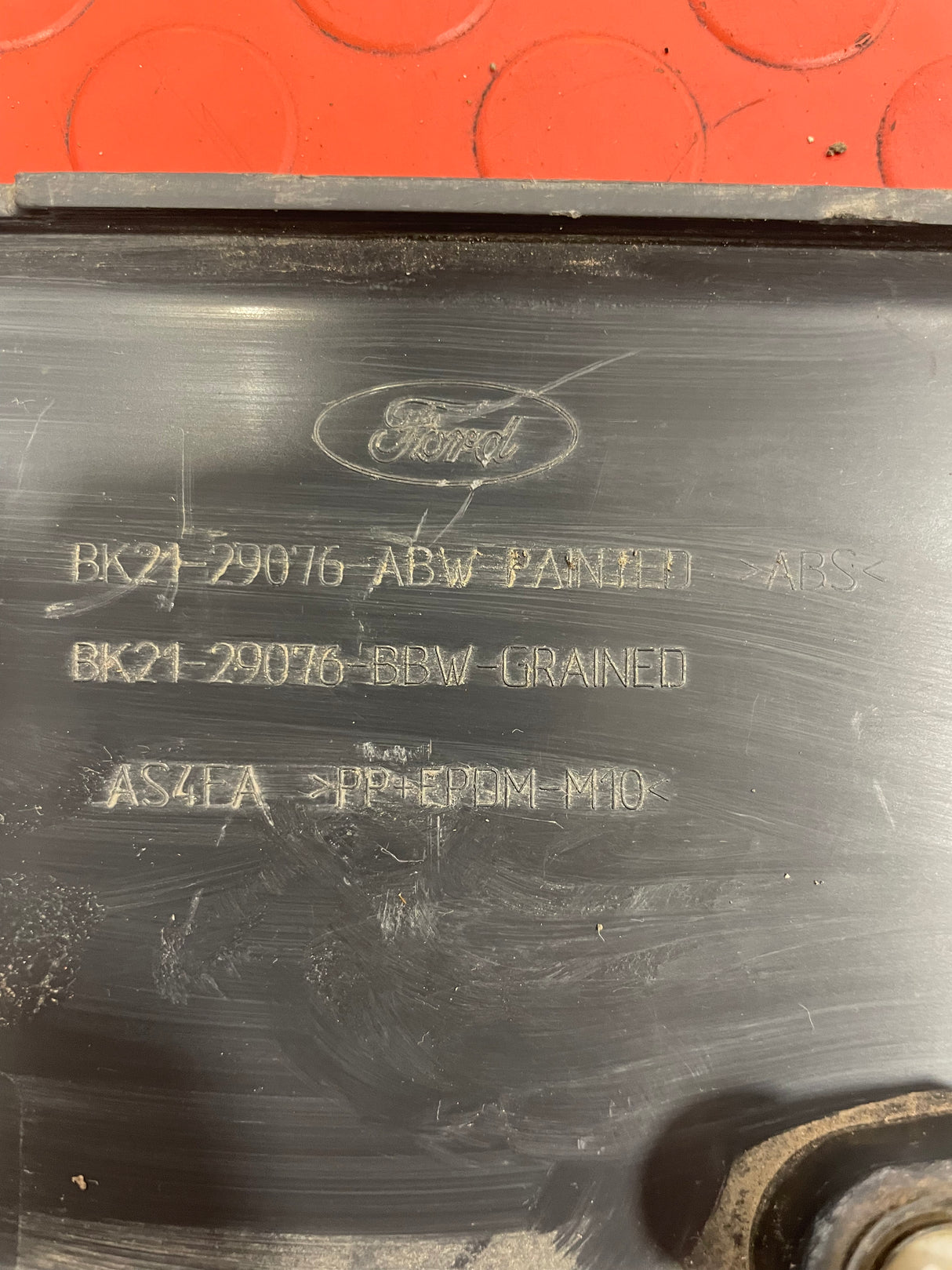 Ford Transit Custom DRIVERS SIDE SLIDING DOOR MOULD (SCRATCHED) 2014-2019 P/N BK2129076ABW
