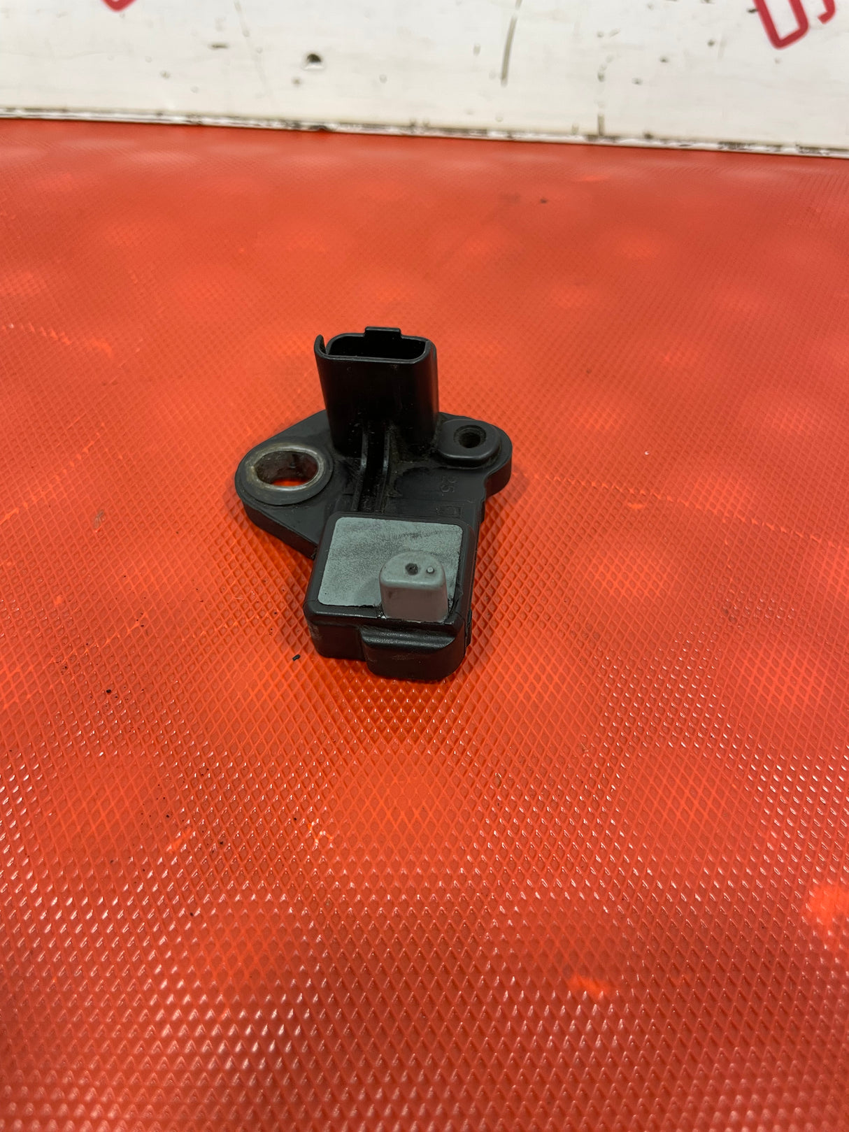 Citroen Berlingo/Peugeot Partner CRANKSHAFT POSITION SENSOR 1.6HDI  P/N 9664387380