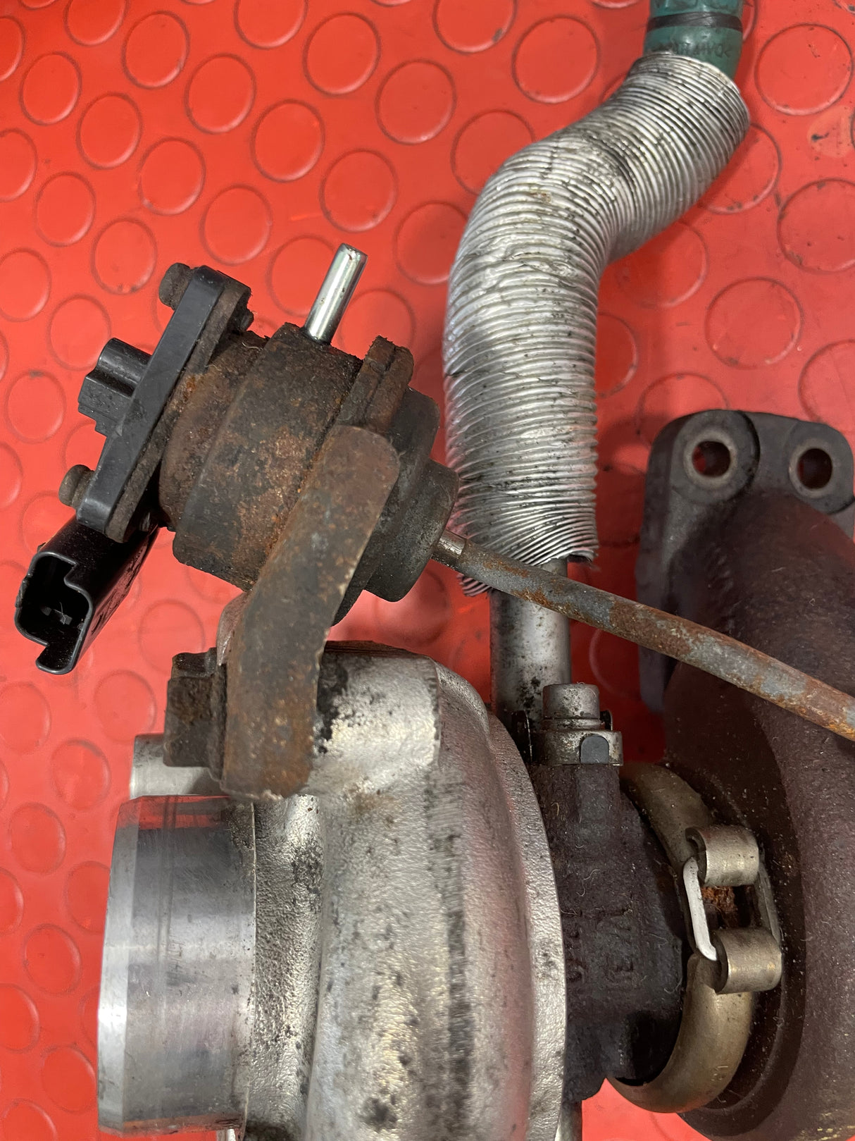 Citroen Berlingo/Peugeot Partner TURBOCHARGER with ACTUATOR (May Require Cleaning) (3 Pin) 1.6 2008-2016 P/N 9673283680 - 5