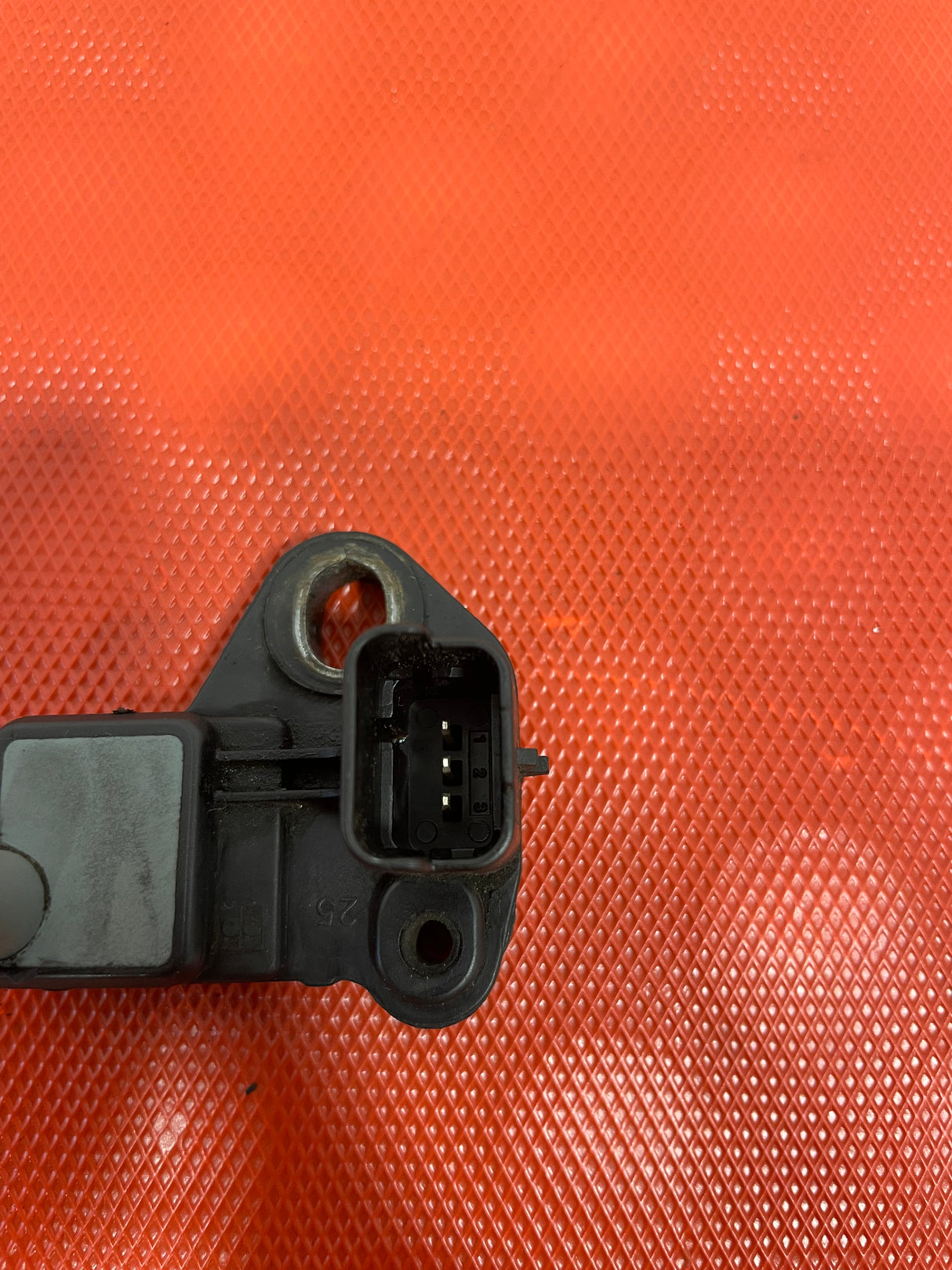 Citroen Berlingo/Peugeot Partner CRANKSHAFT POSITION SENSOR 1.6HDI  P/N 9664387380