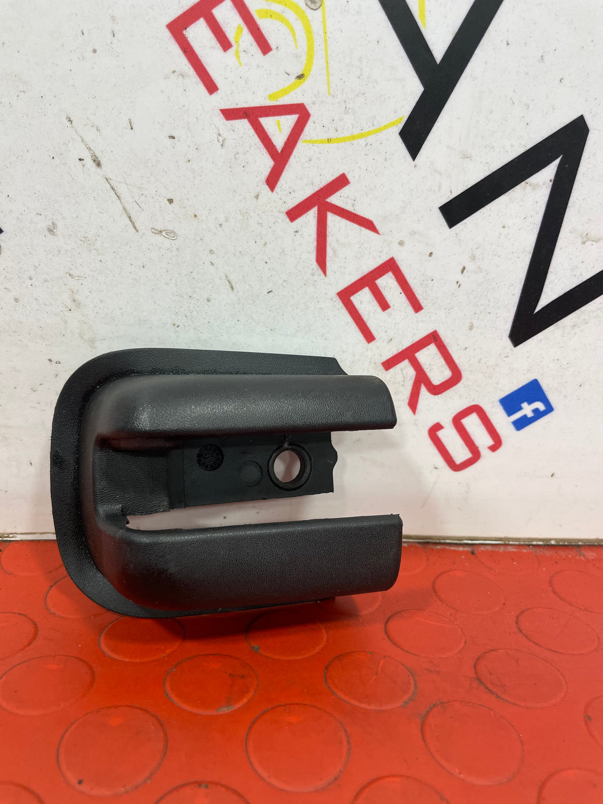 Vauxhall Vivaro/Renault Trafic LEFT SLIDING DOOR TRIM 2001-2014  P/N 59335675629