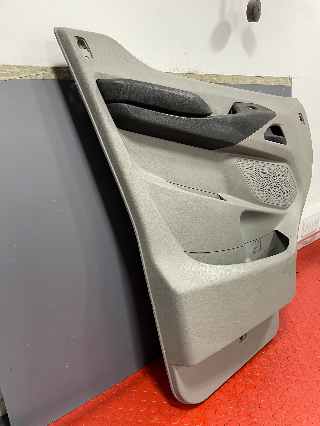 Saic Maxus Deliver 9 DOOR CARD TRIM Front Passenger's Side 2.0 2021-2024 P/N C00078397