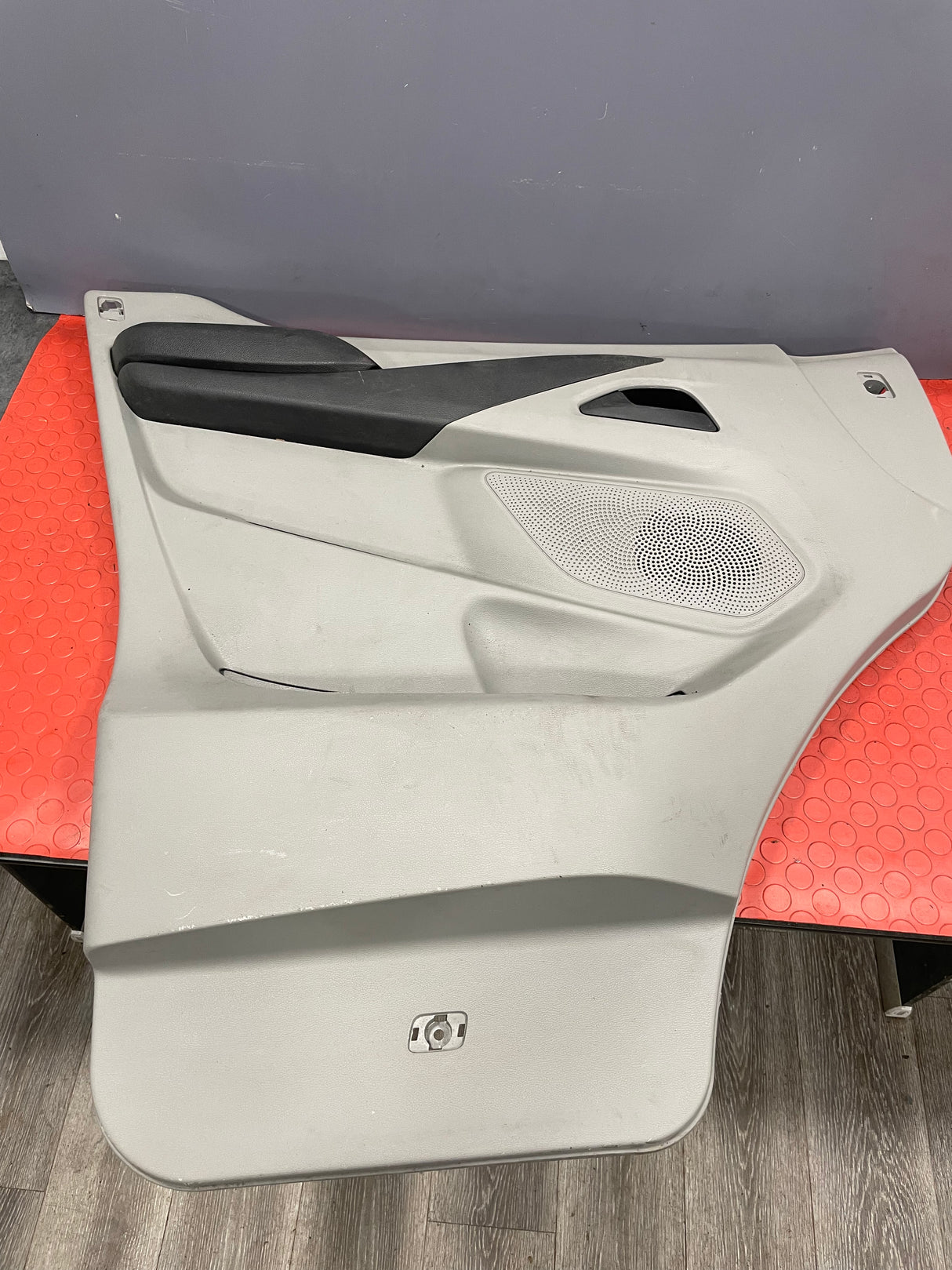 Saic Maxus Deliver 9 DOOR CARD TRIM Front Passenger's Side 2.0 2021-2024 P/N C00078397