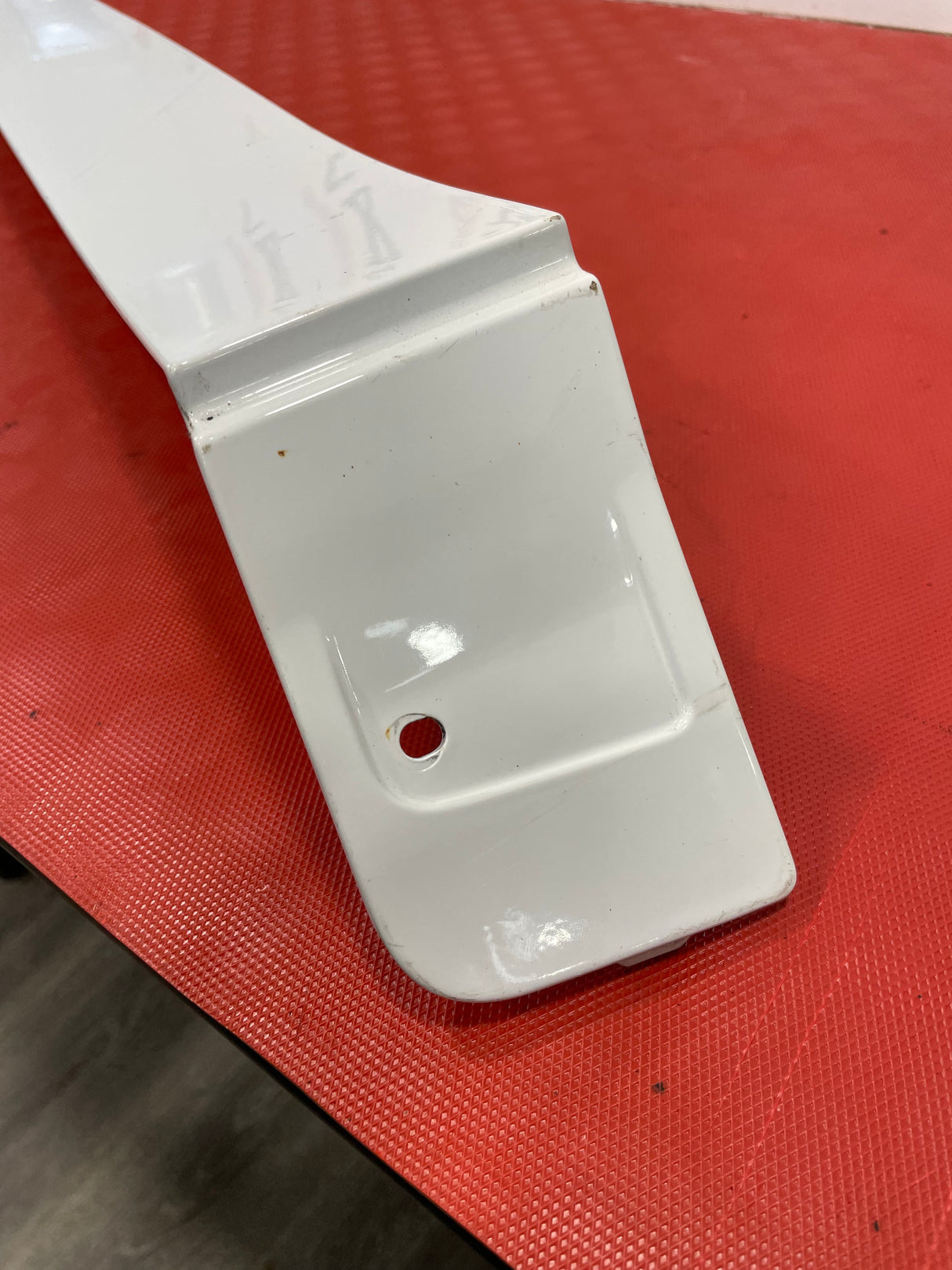 Citroen Dispatch/ Peugeot Expert/ Toyota Proace/ Vauxhall Vivaro PASSENGER SIDE SLIDING DOOR RAIL TRIM (White) 2019-2023 P/N 9808384180