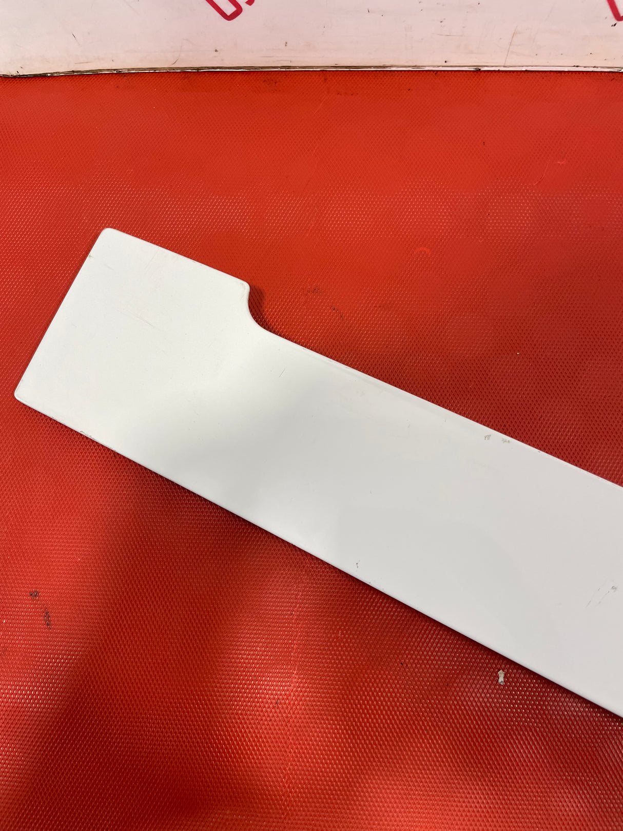 Citroen Dispatch/ Peugeot Expert/ Toyota Proace/ Vauxhall Vivaro PASSENGER SIDE SLIDING DOOR RAIL TRIM (White) 2019-2023 P/N 9808384180