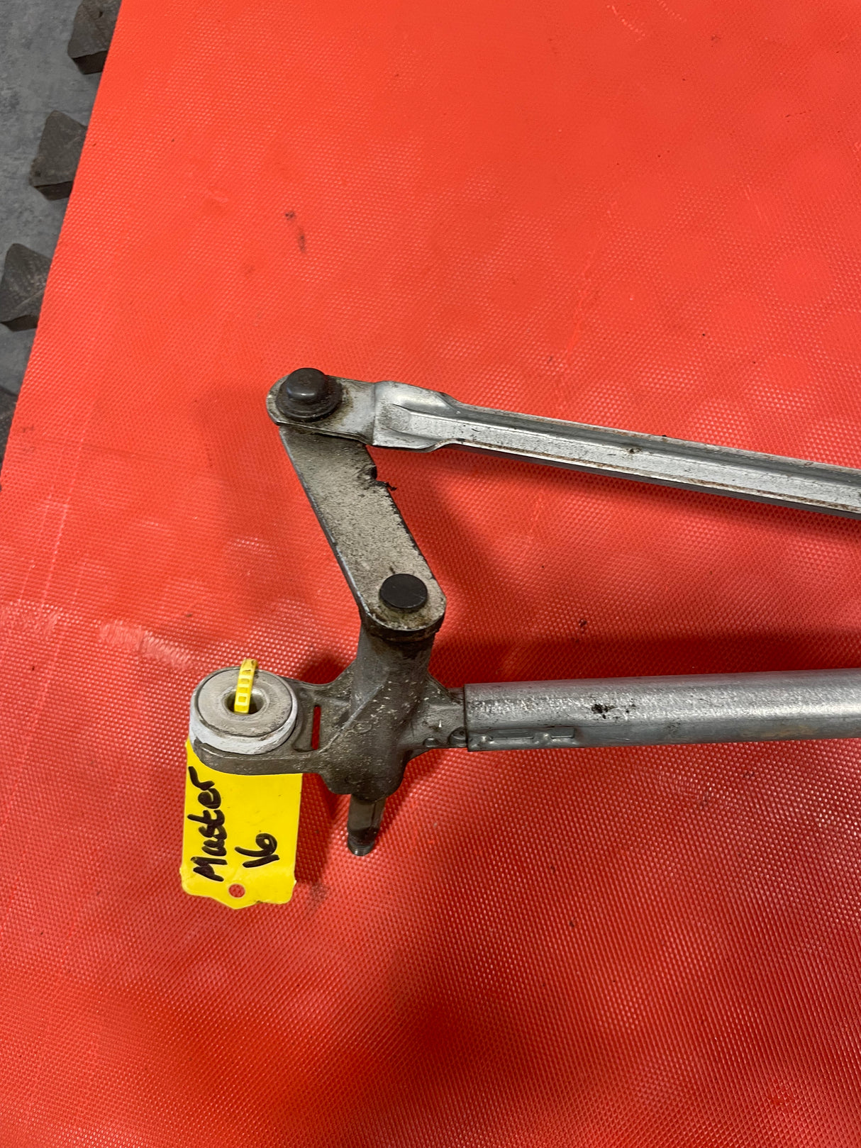 Renault Master FRONT WIPER MOTOR AND LINKAGE 2016 P/N 8200734792
